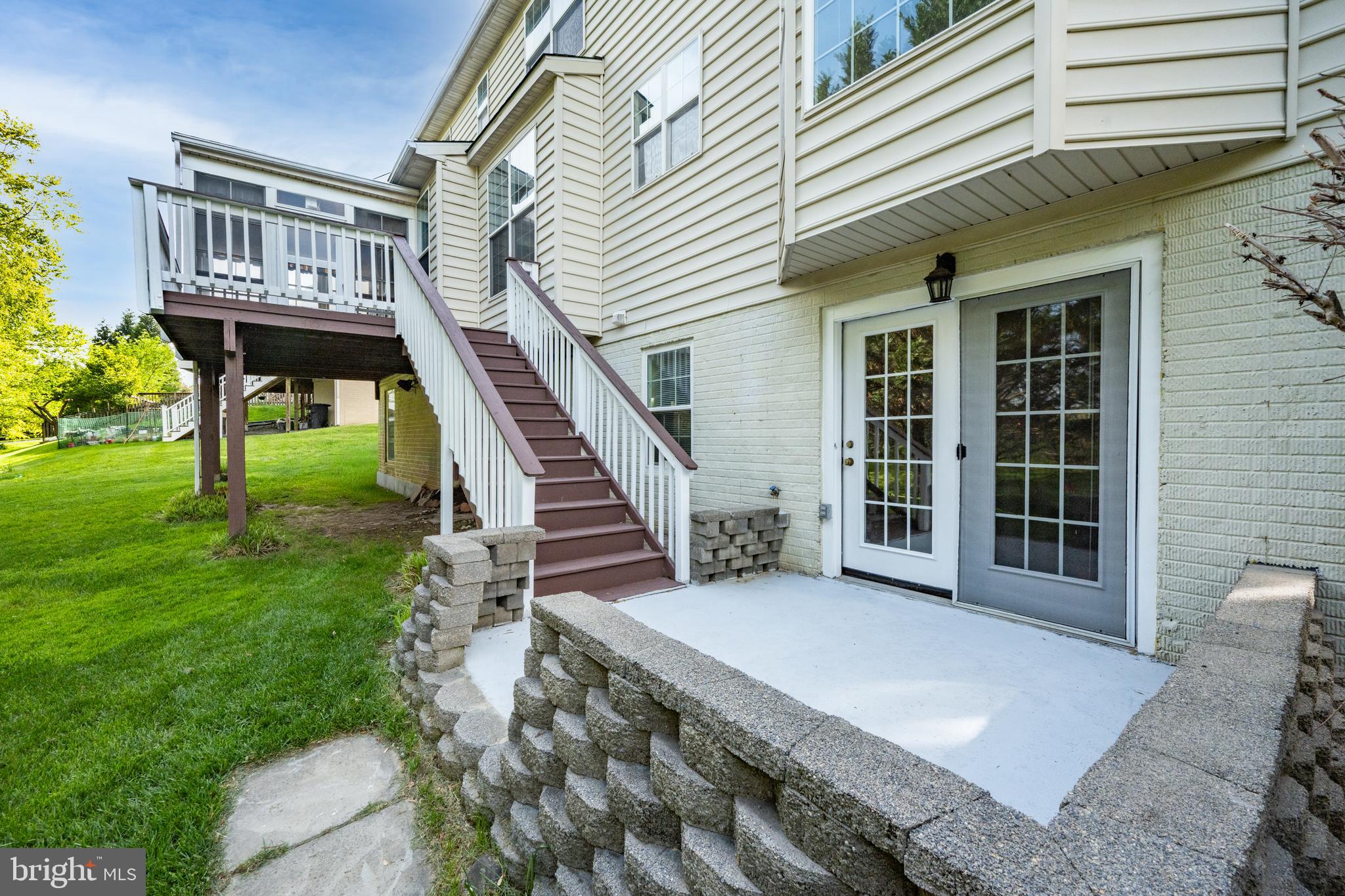 HOLLIFIELD ESTATES - Residential