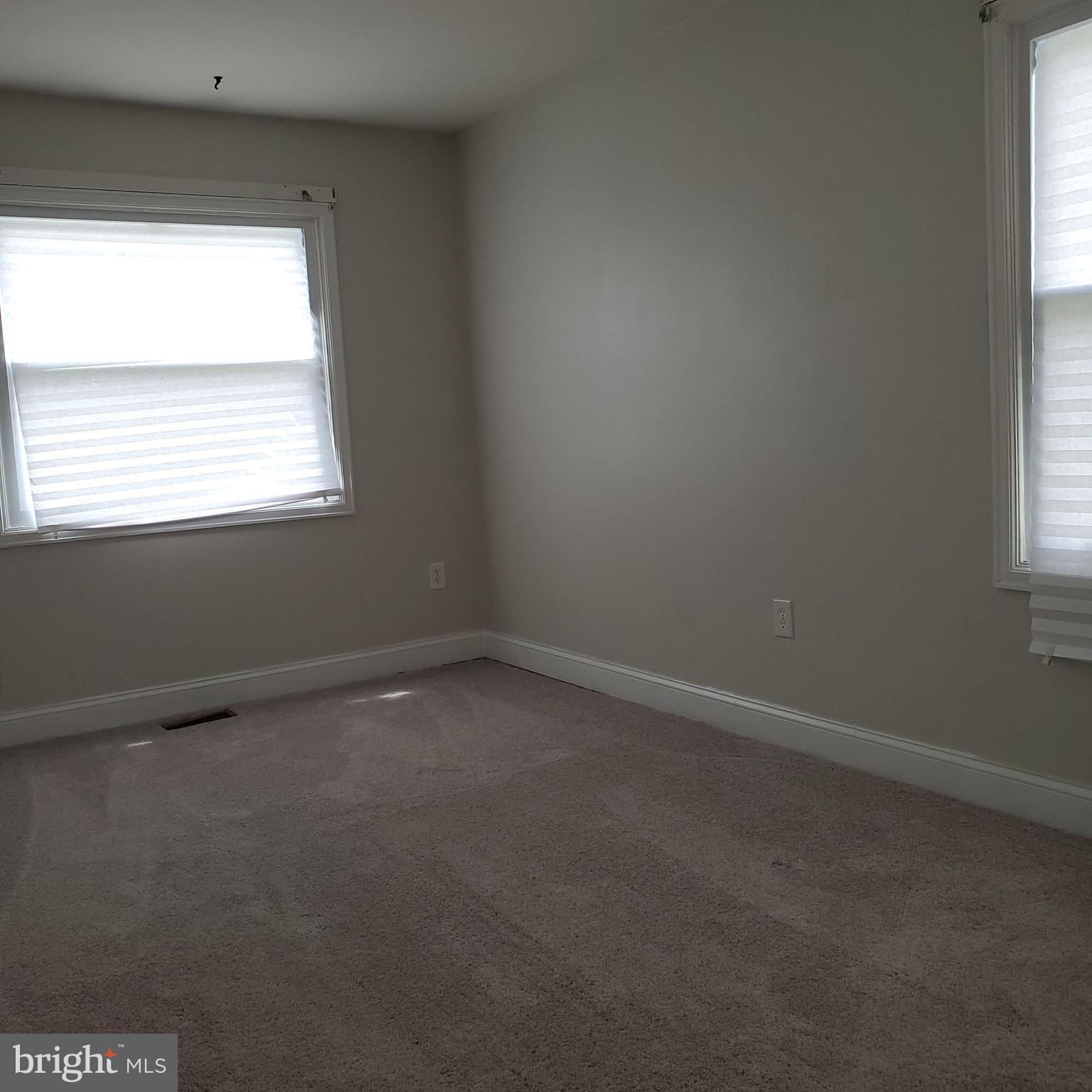 SNOWDEN OAKS - Residential Lease