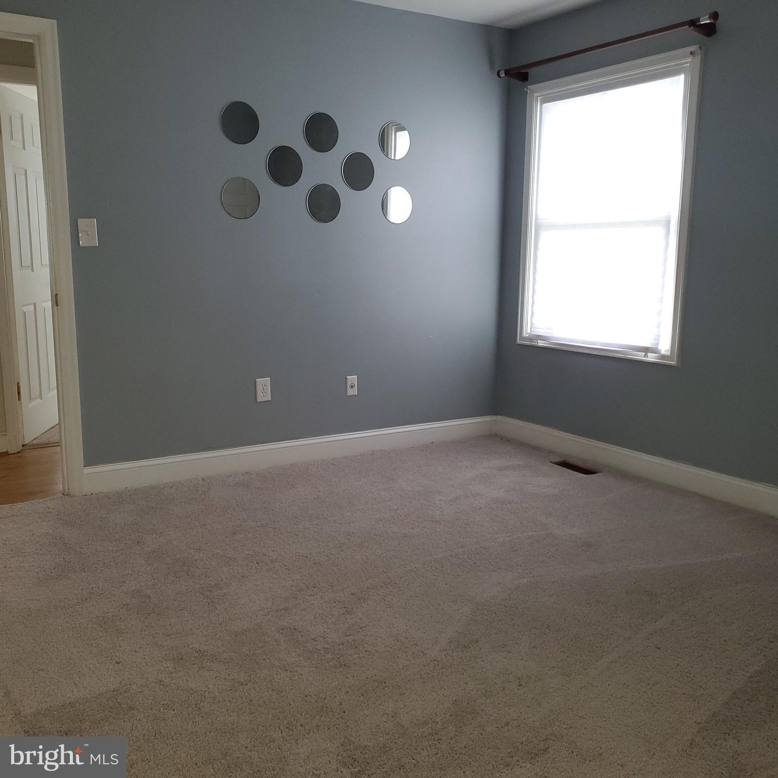 SNOWDEN OAKS - Residential Lease