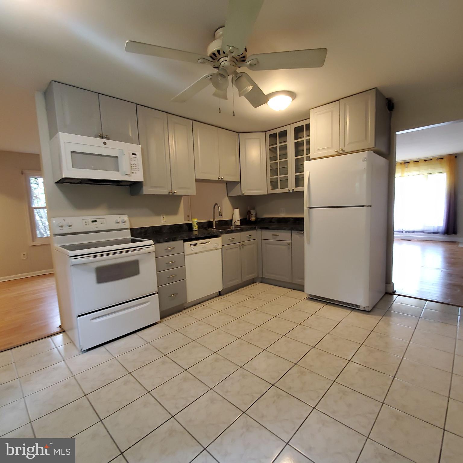 SNOWDEN OAKS - Residential Lease