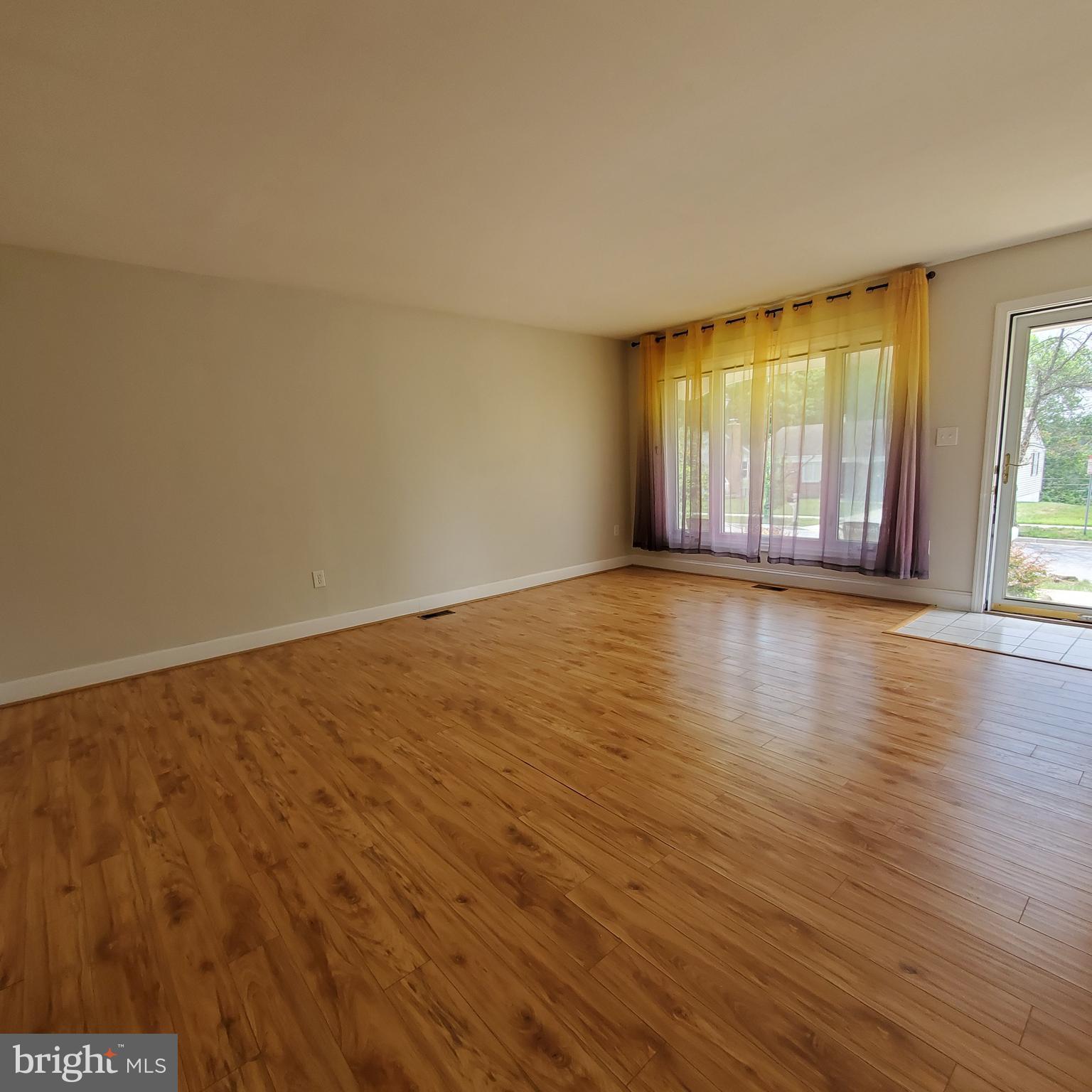 SNOWDEN OAKS - Residential Lease