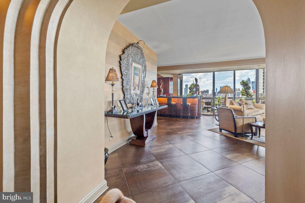 233 S 6TH STREET PH2502