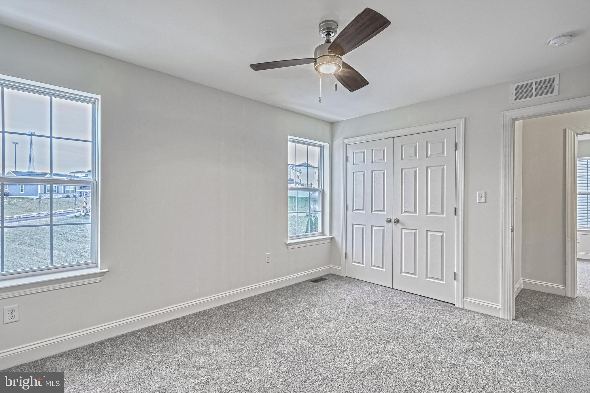 WINDY HEIGHTS, THE NEW - Residential