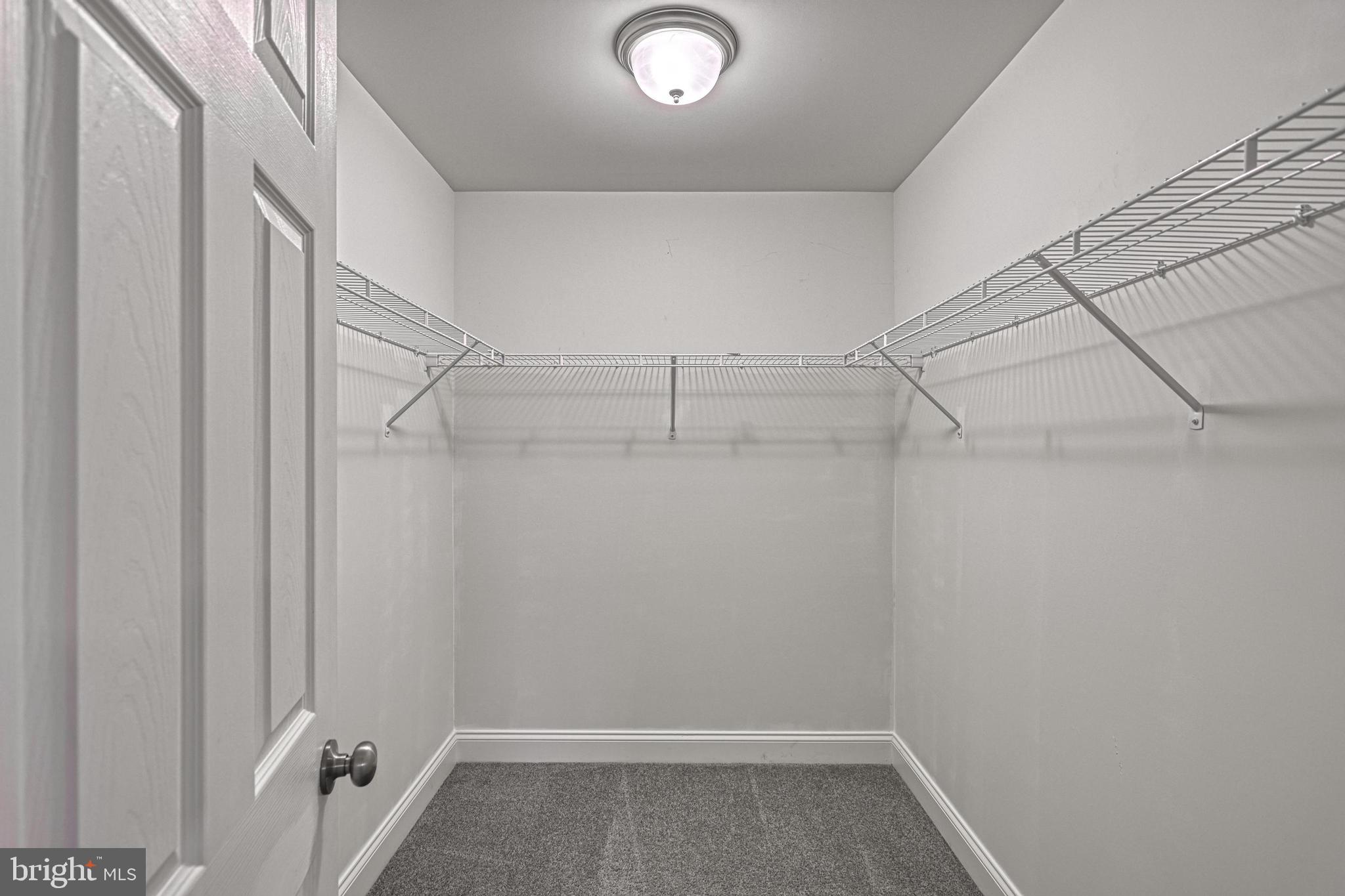 WINDY HEIGHTS, THE NEW - Residential