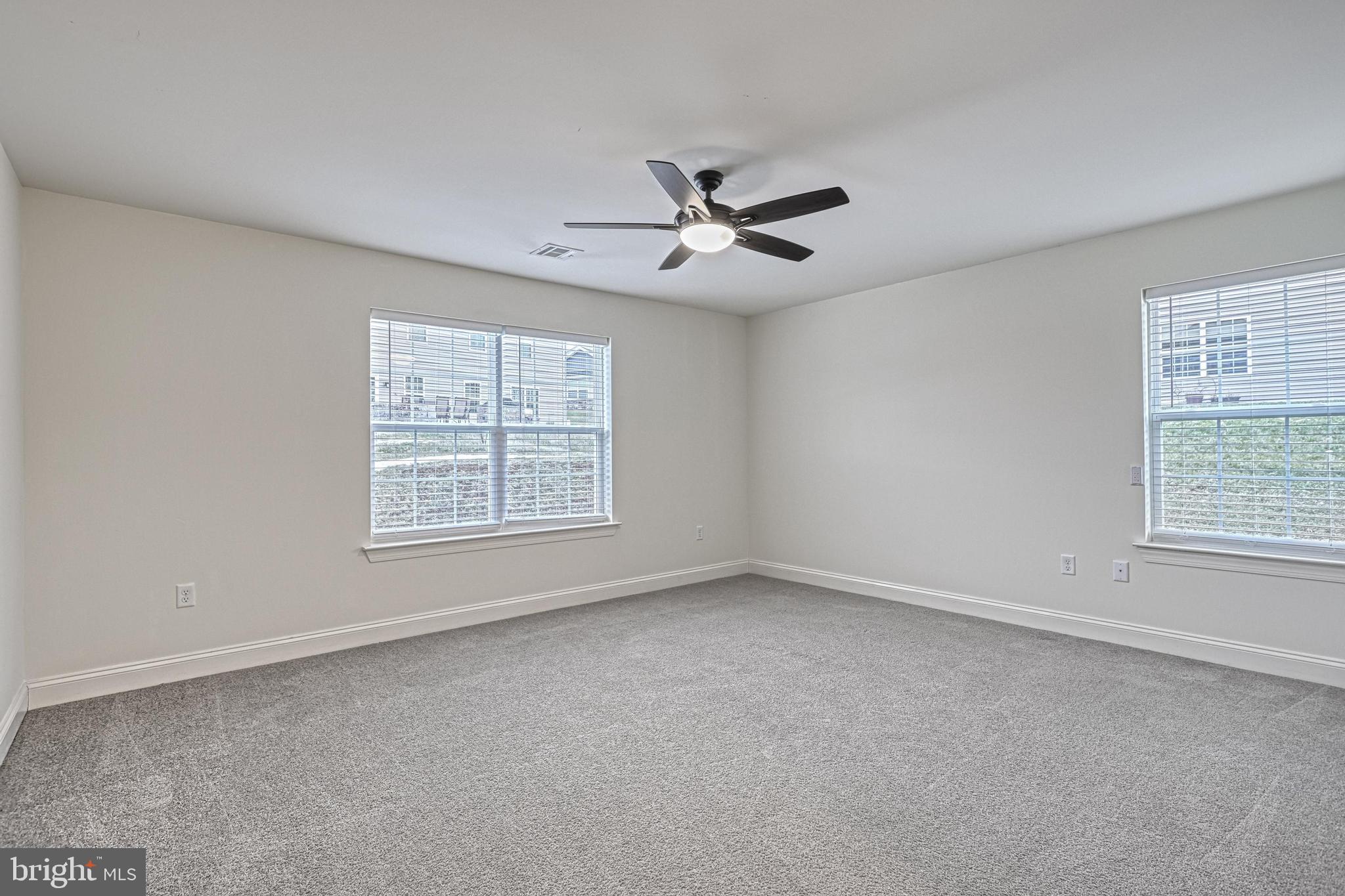 WINDY HEIGHTS, THE NEW - Residential