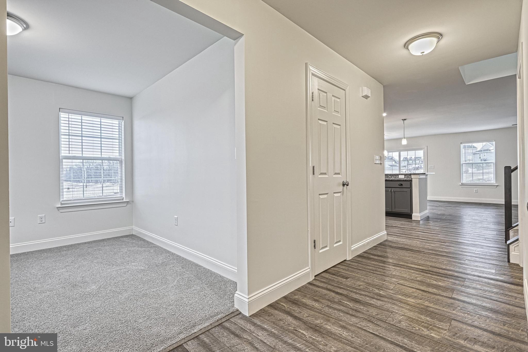 WINDY HEIGHTS, THE NEW - Residential