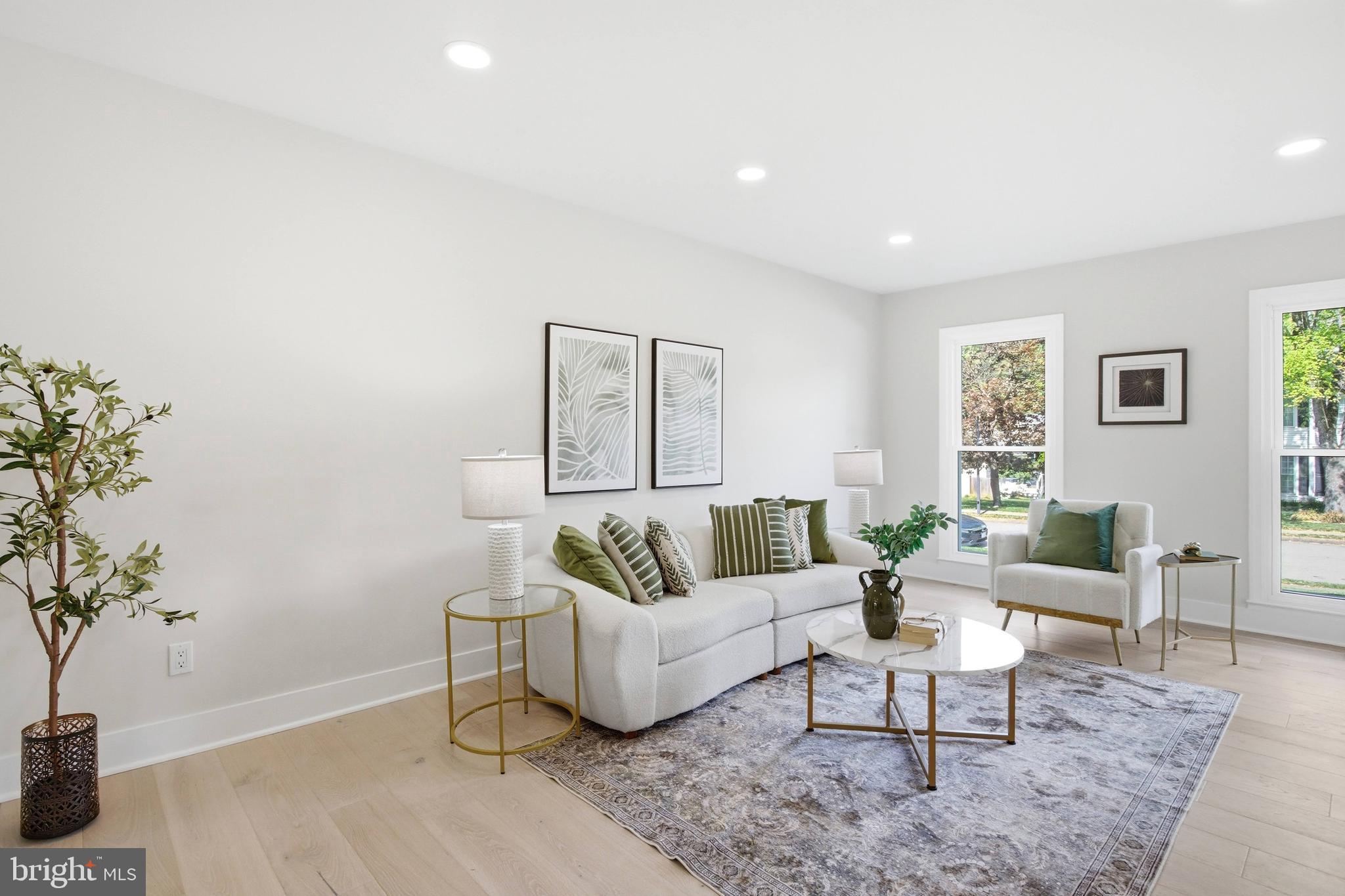 BENT TREE - Residential