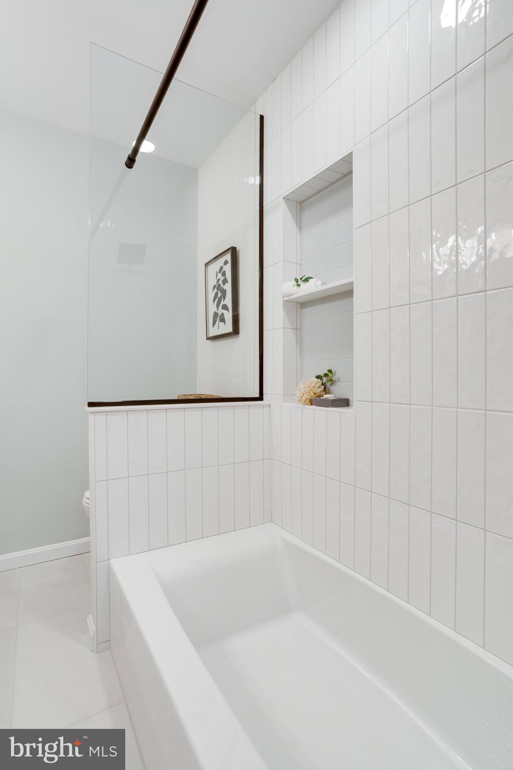 BENT TREE - Residential