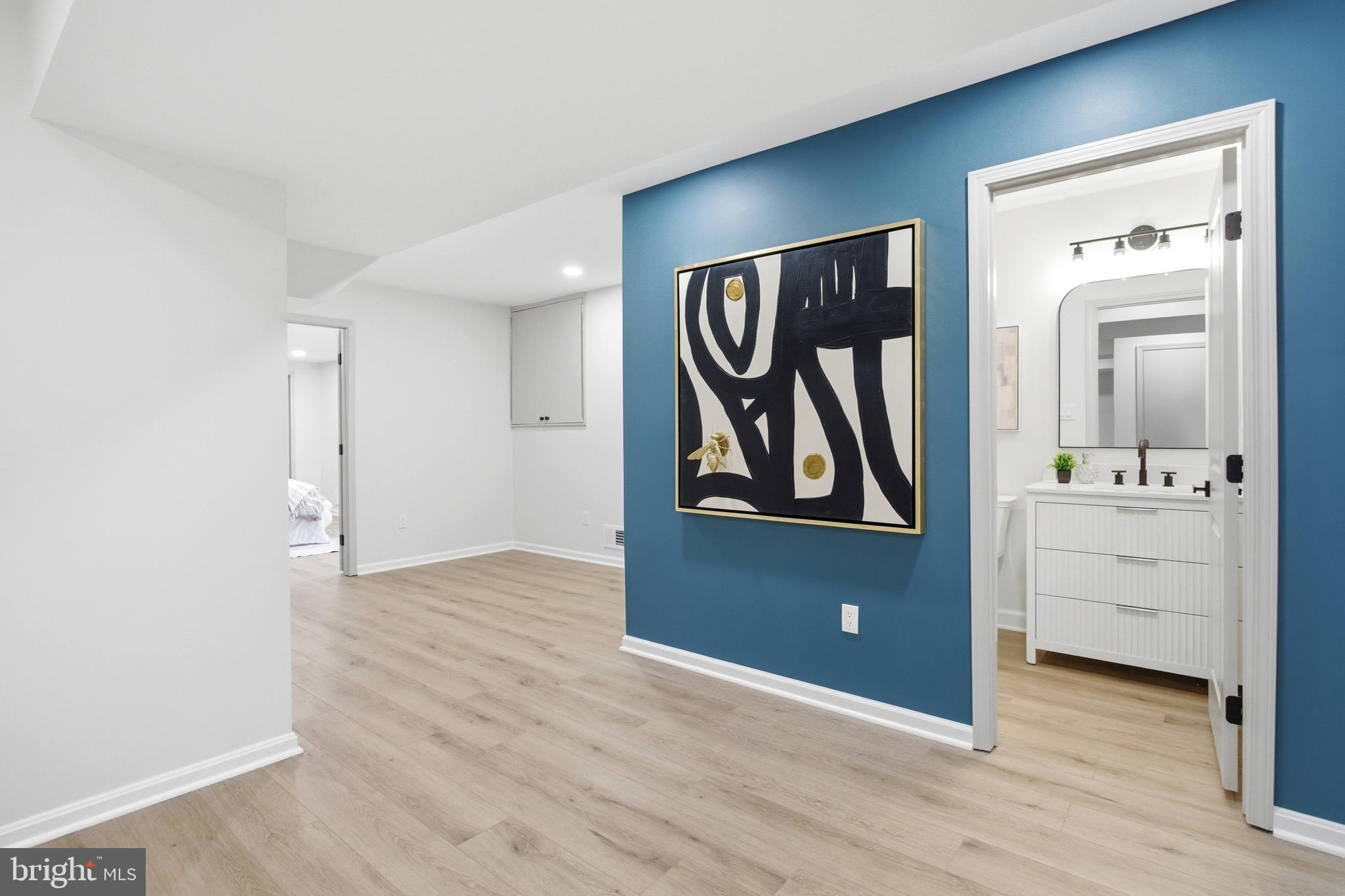 BENT TREE - Residential