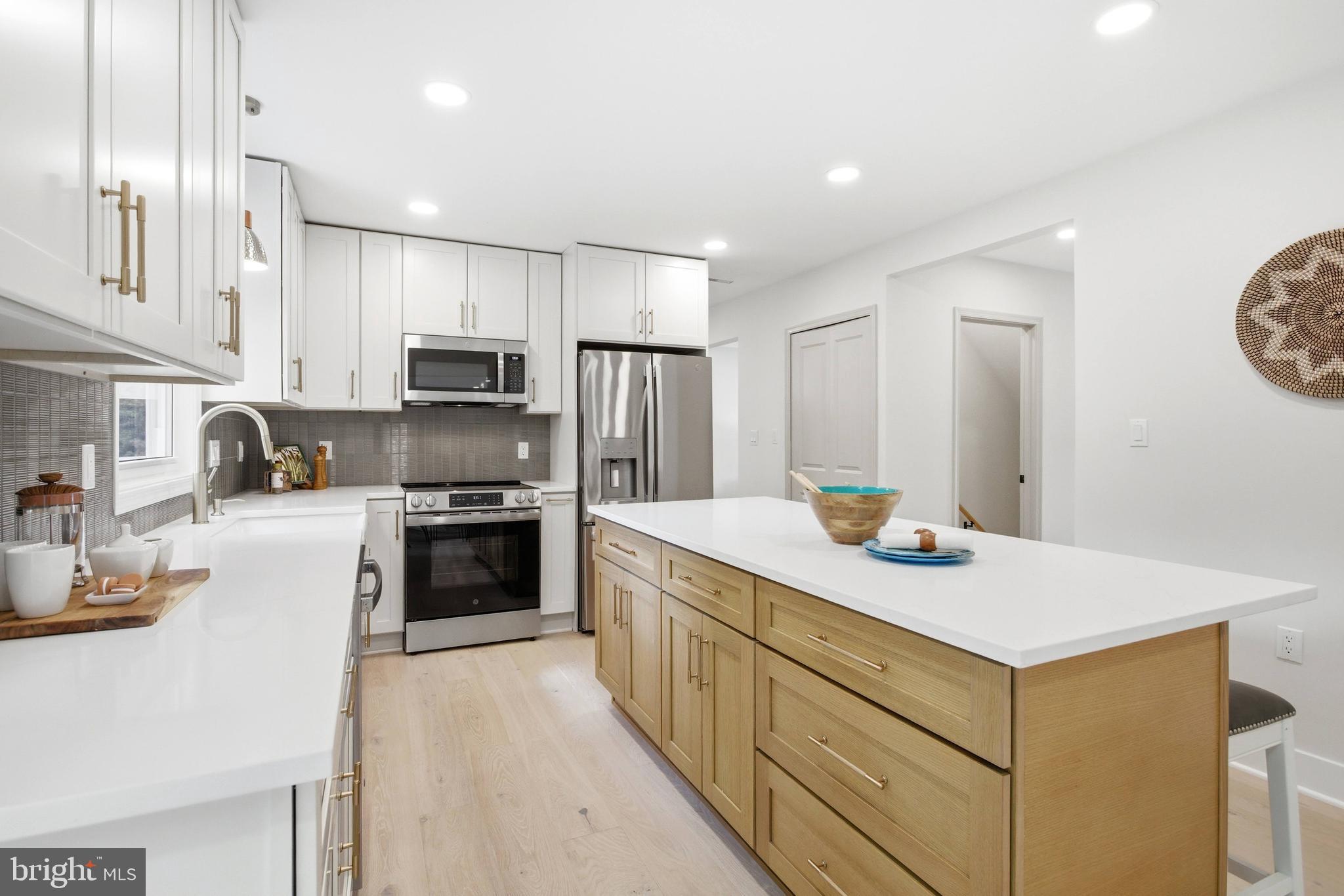 BENT TREE - Residential