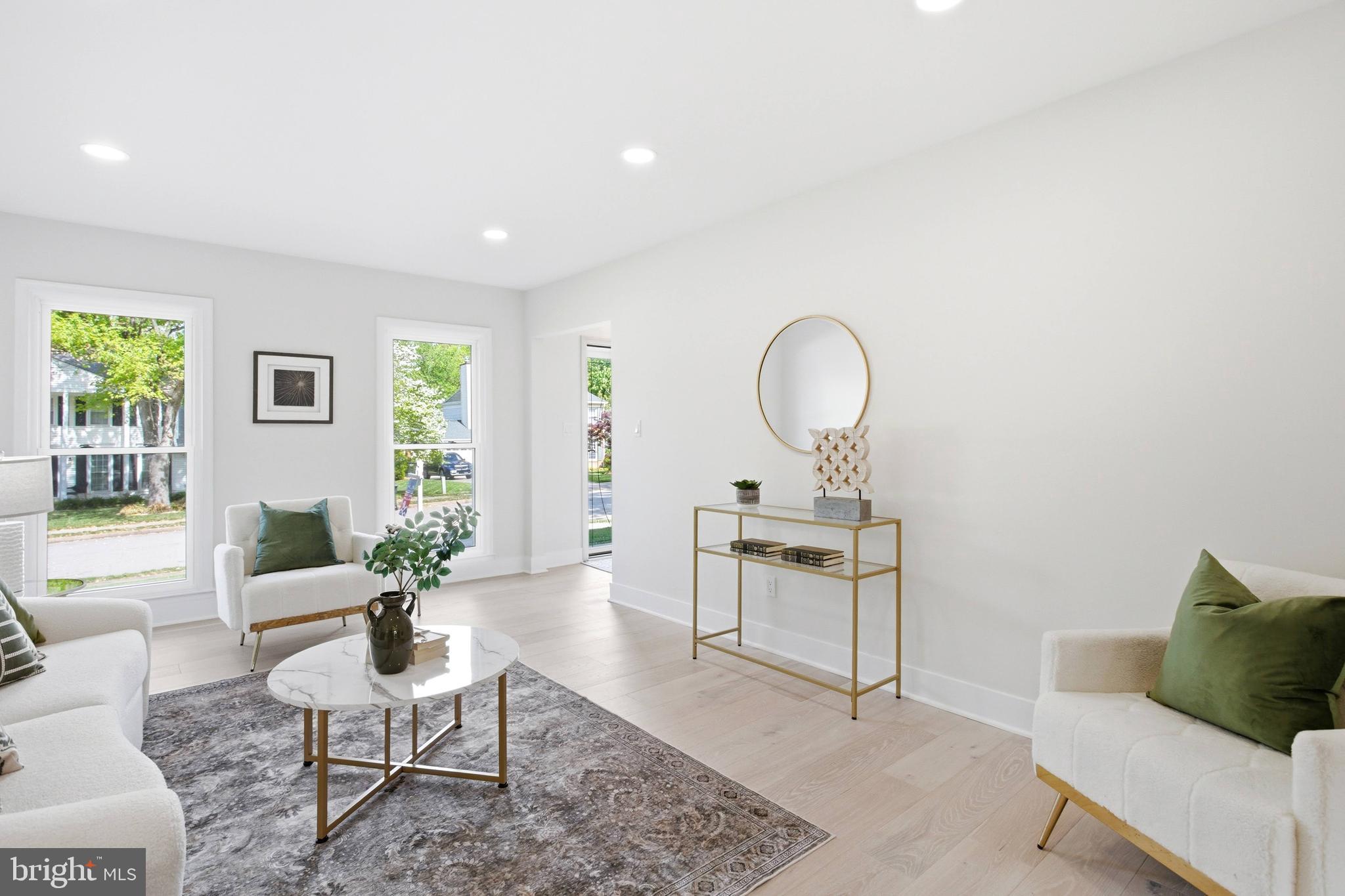 BENT TREE - Residential