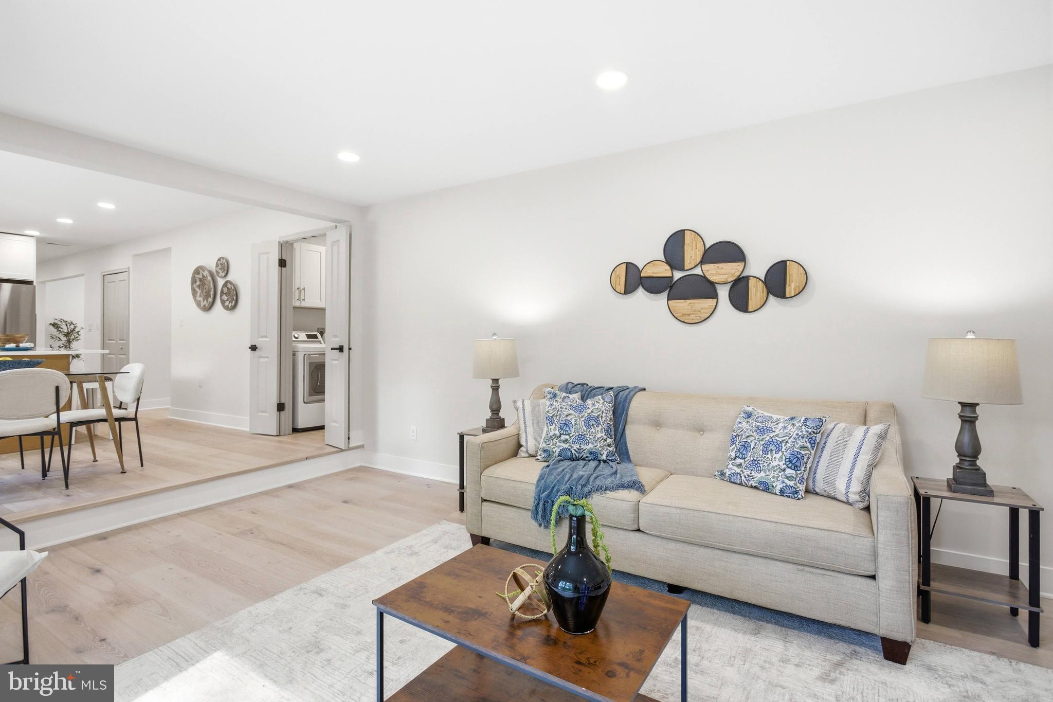 BENT TREE - Residential