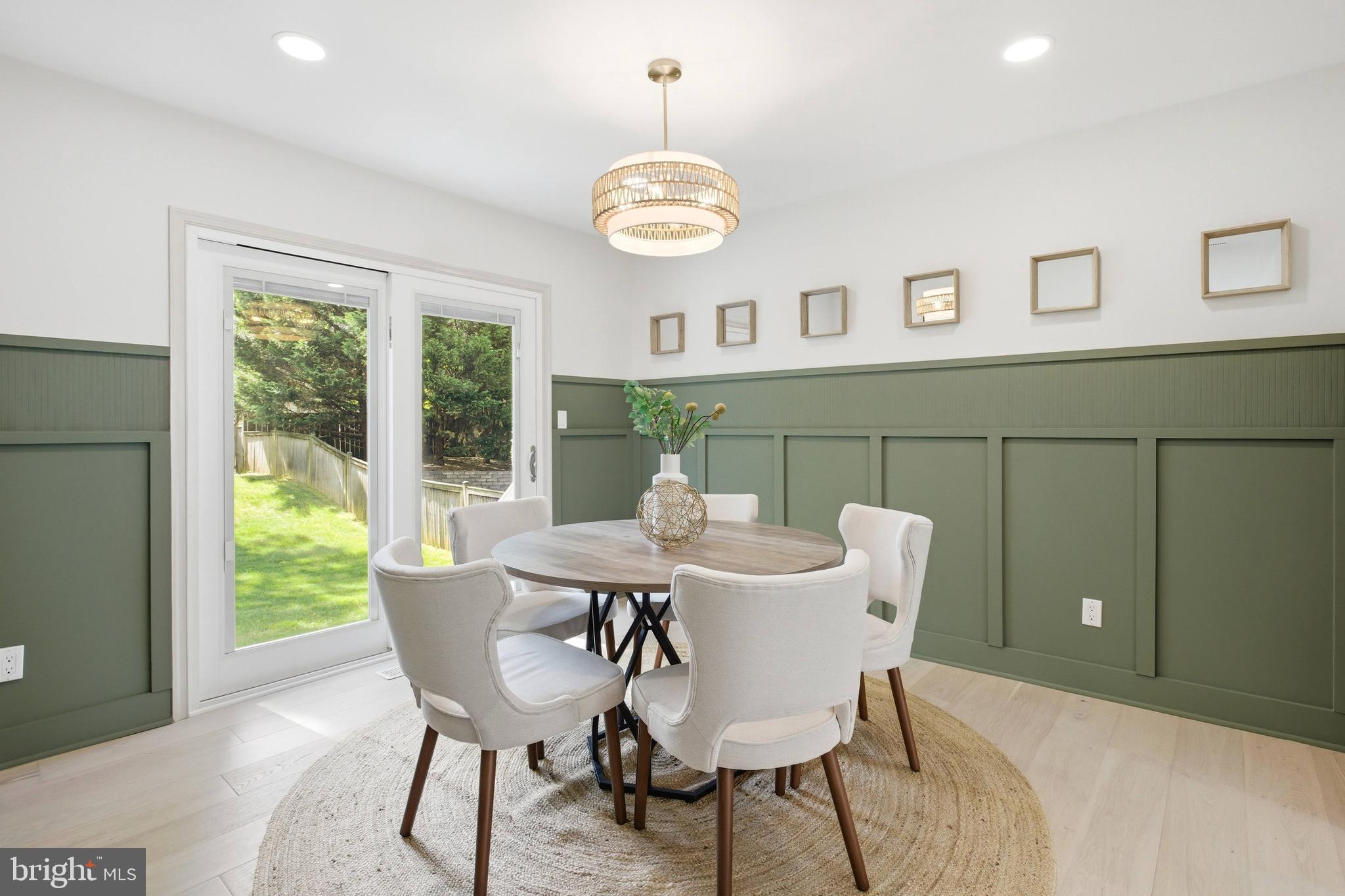 BENT TREE - Residential