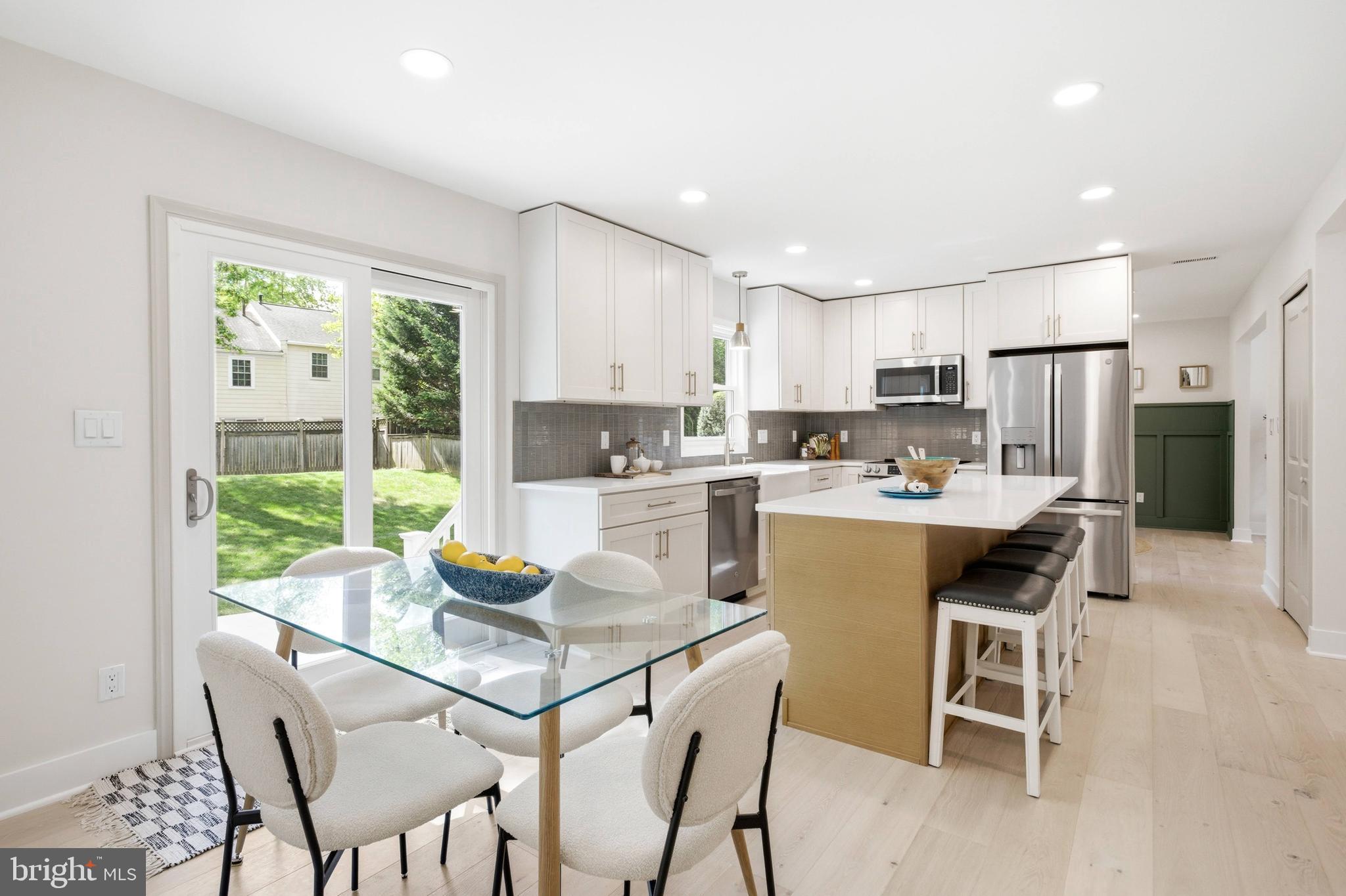 BENT TREE - Residential