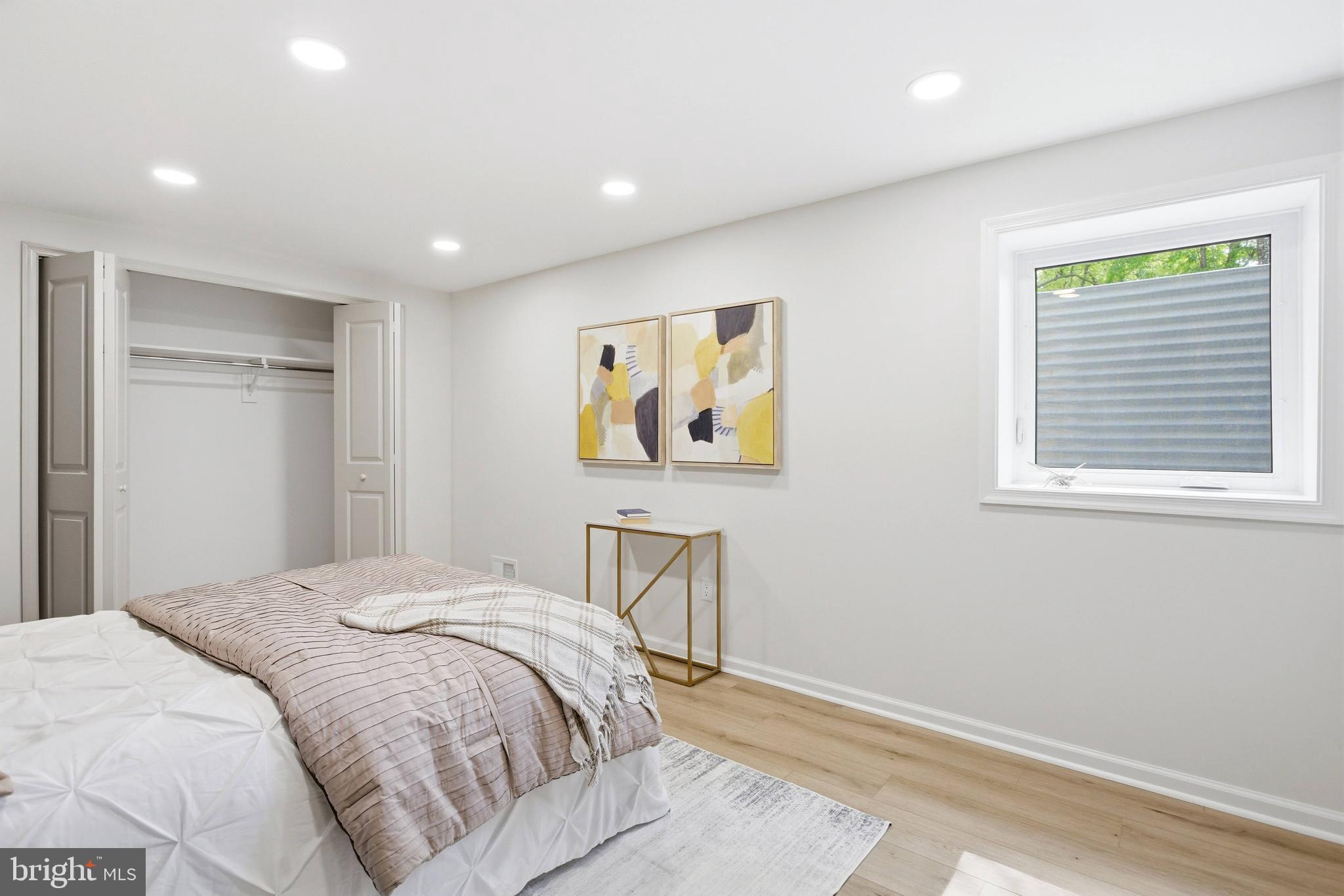 BENT TREE - Residential