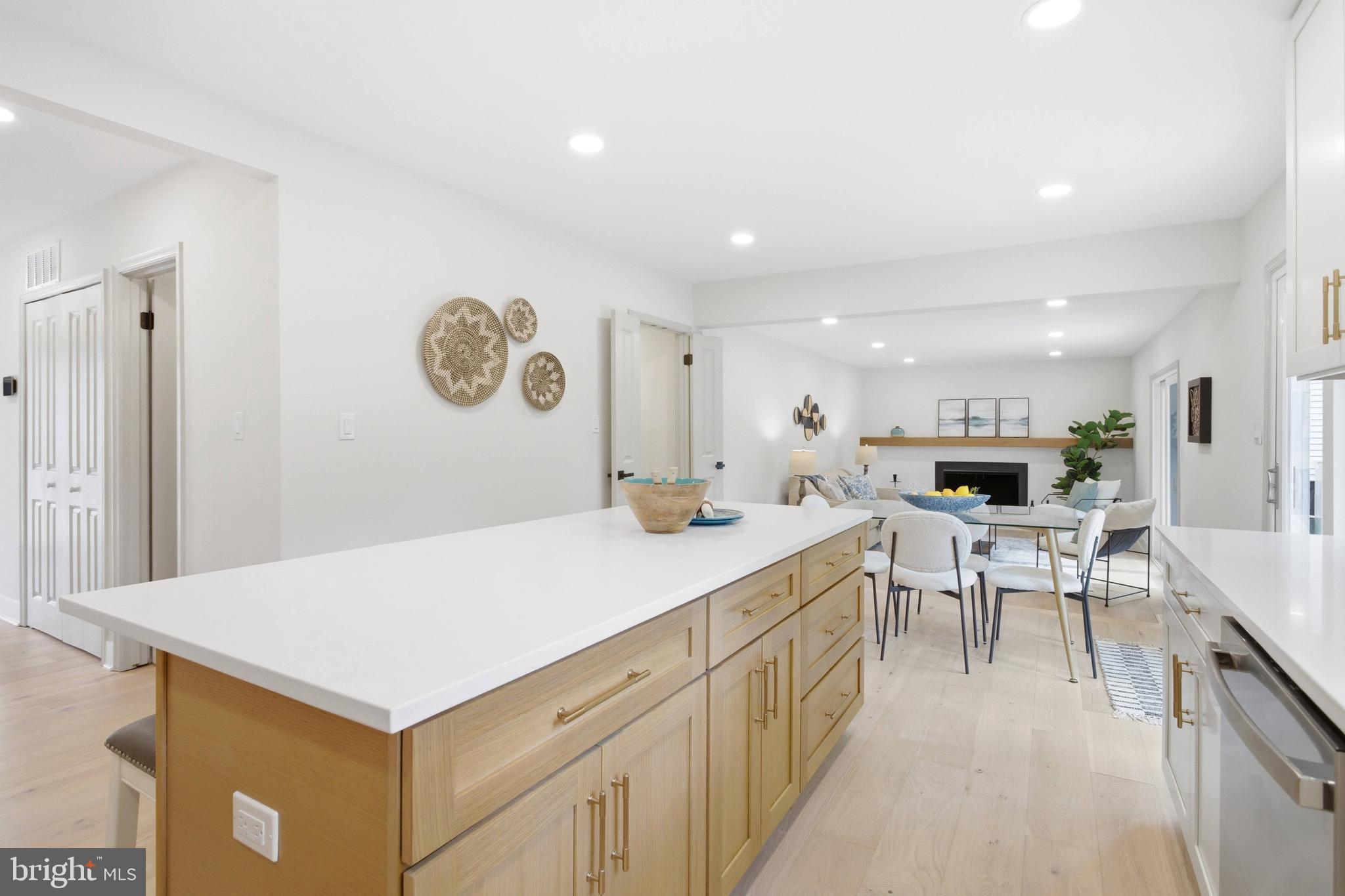 BENT TREE - Residential