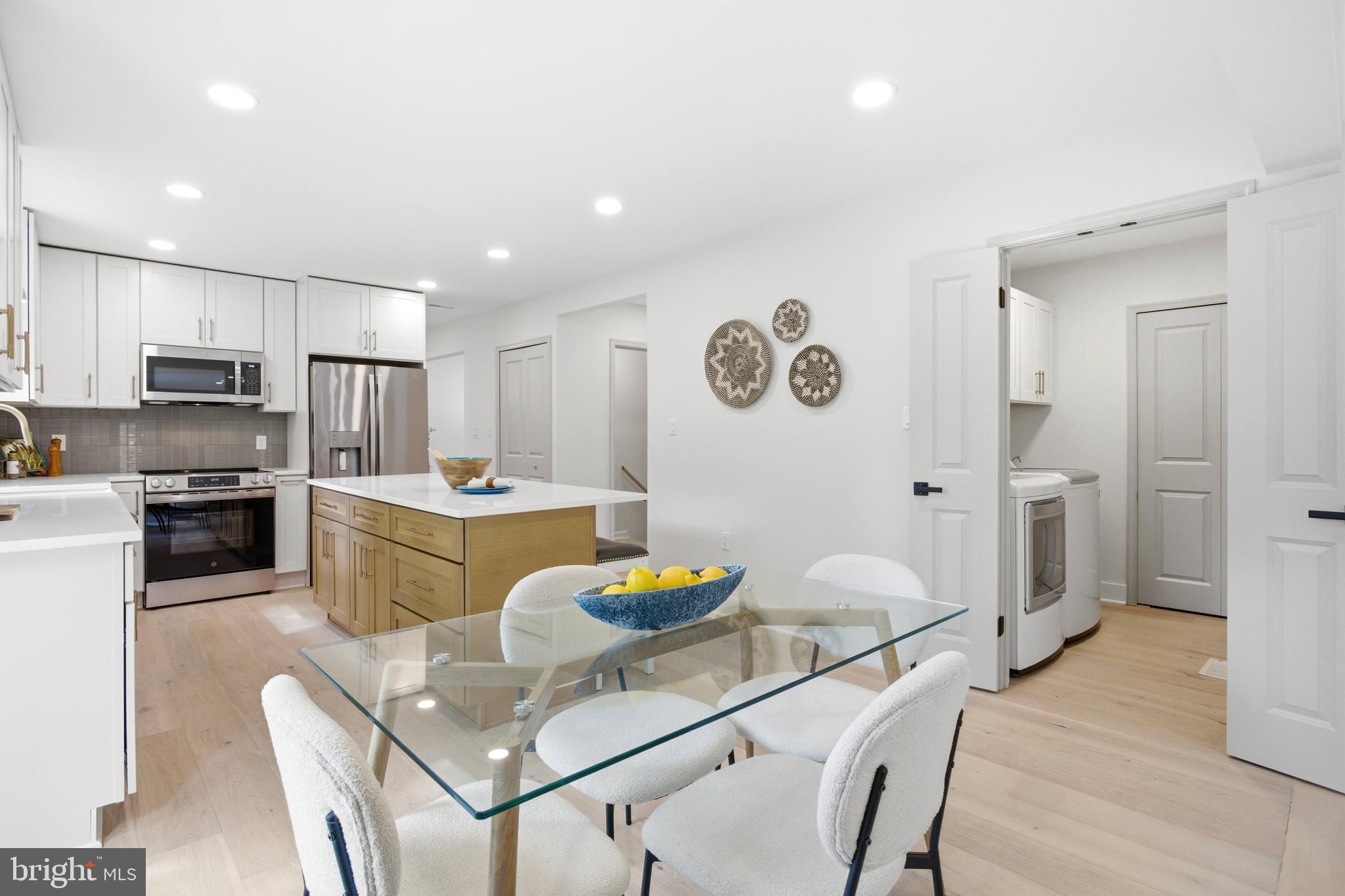 BENT TREE - Residential