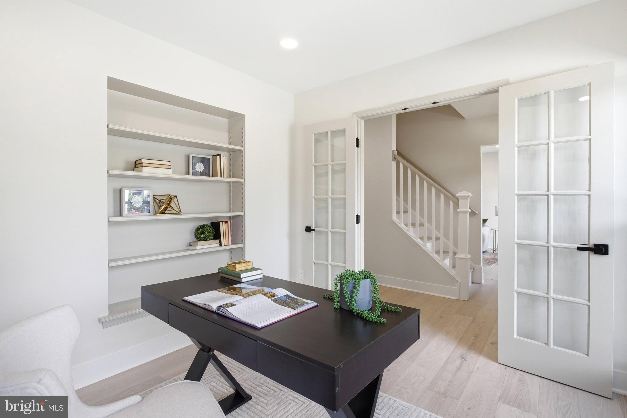 BENT TREE - Residential