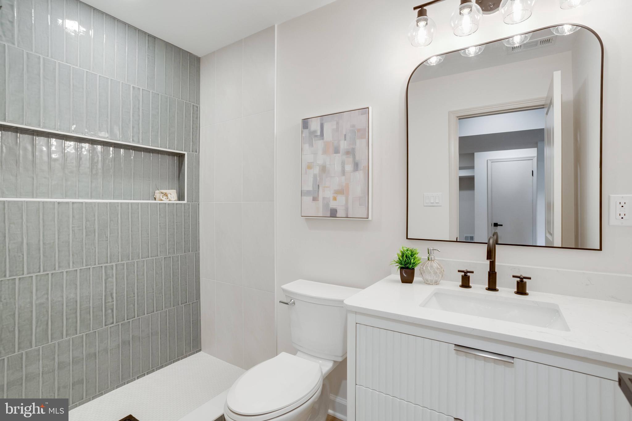 BENT TREE - Residential