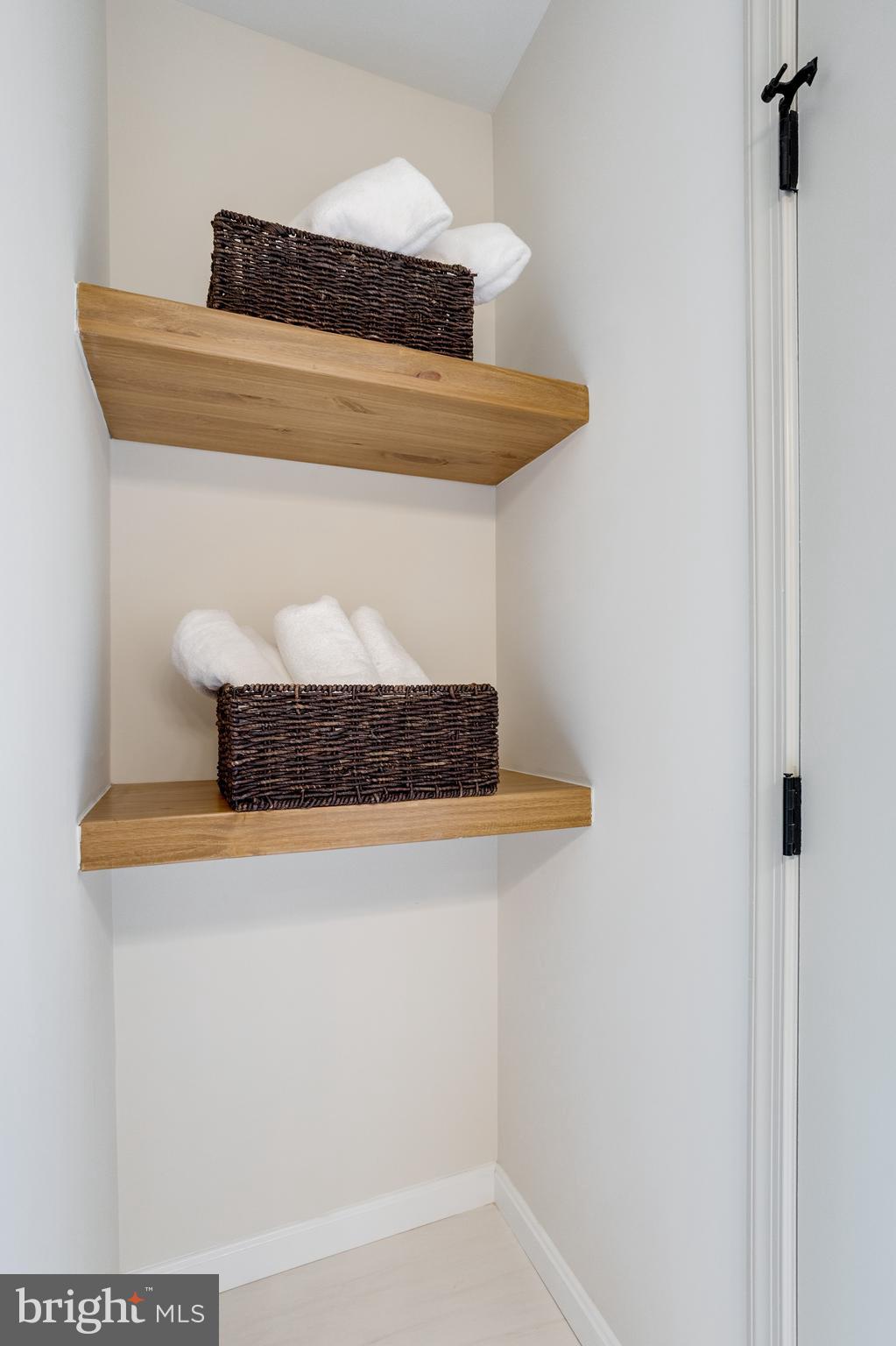 BENT TREE - Residential