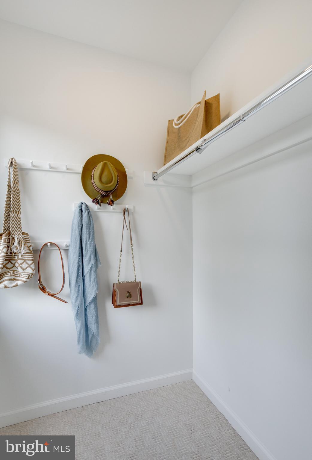 BENT TREE - Residential