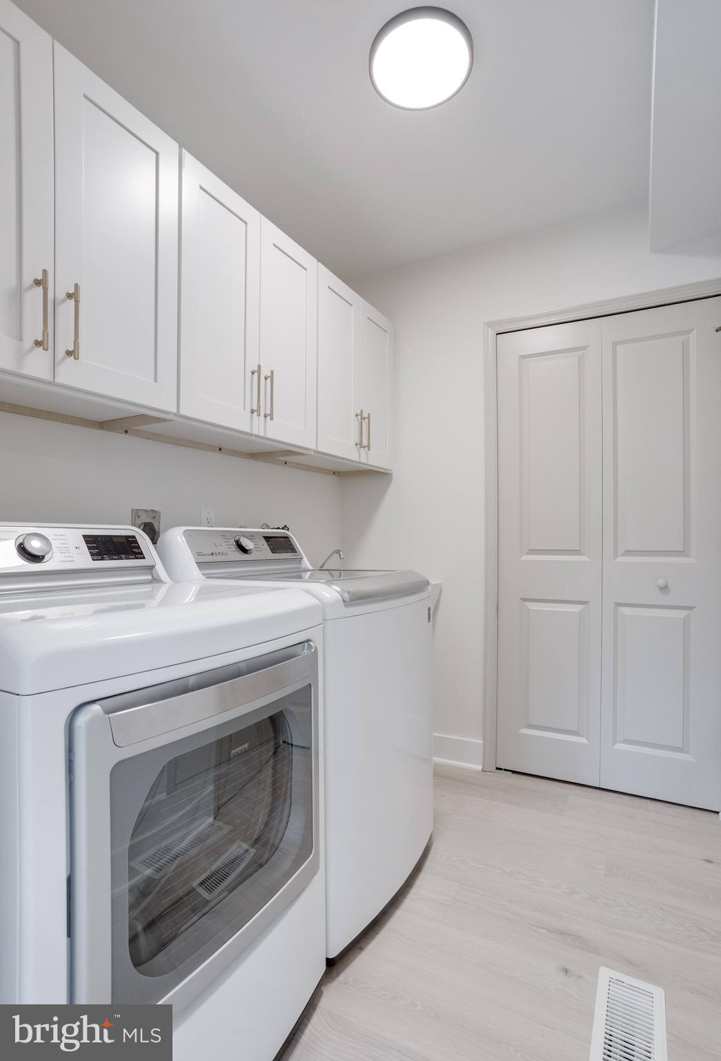 BENT TREE - Residential