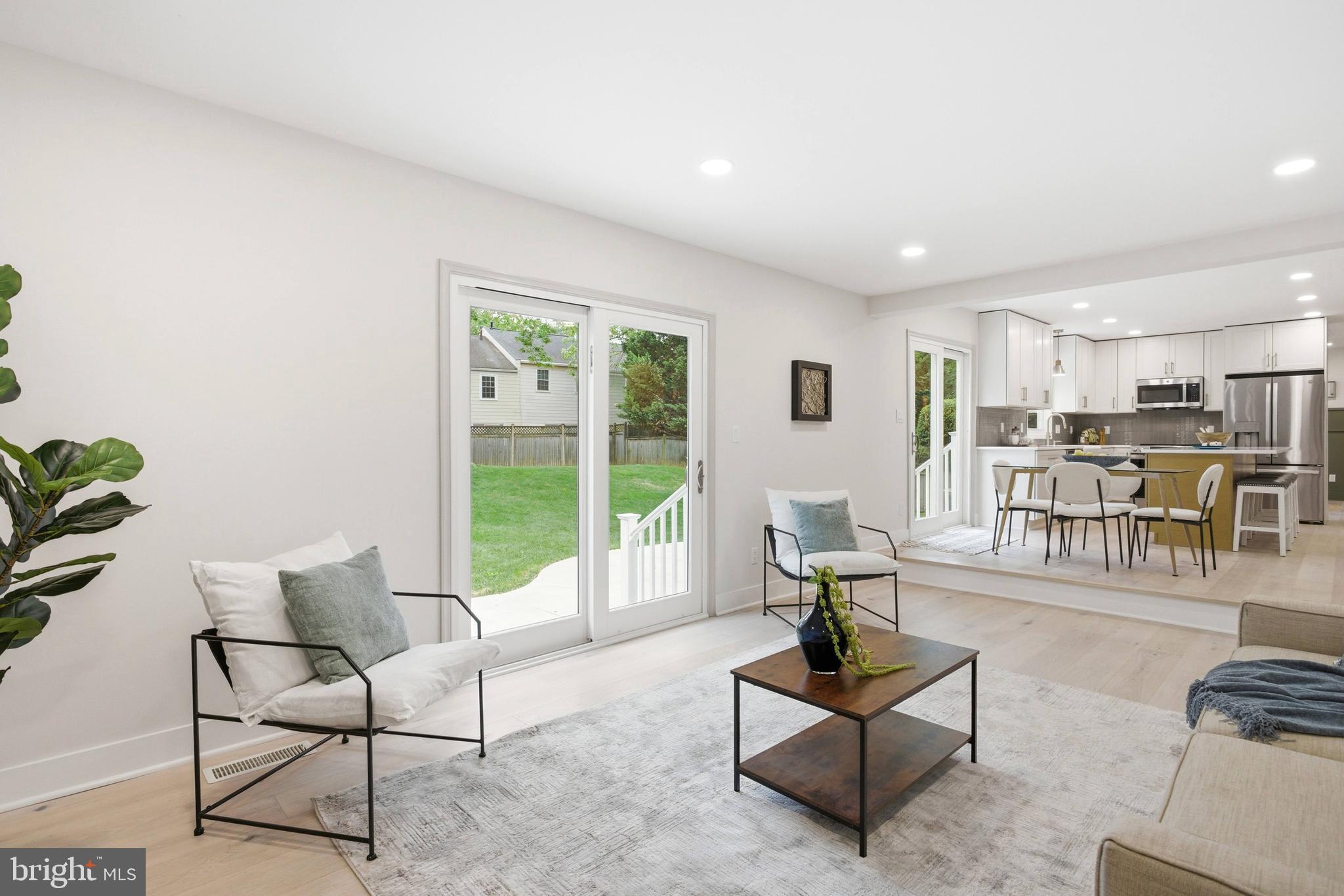 BENT TREE - Residential