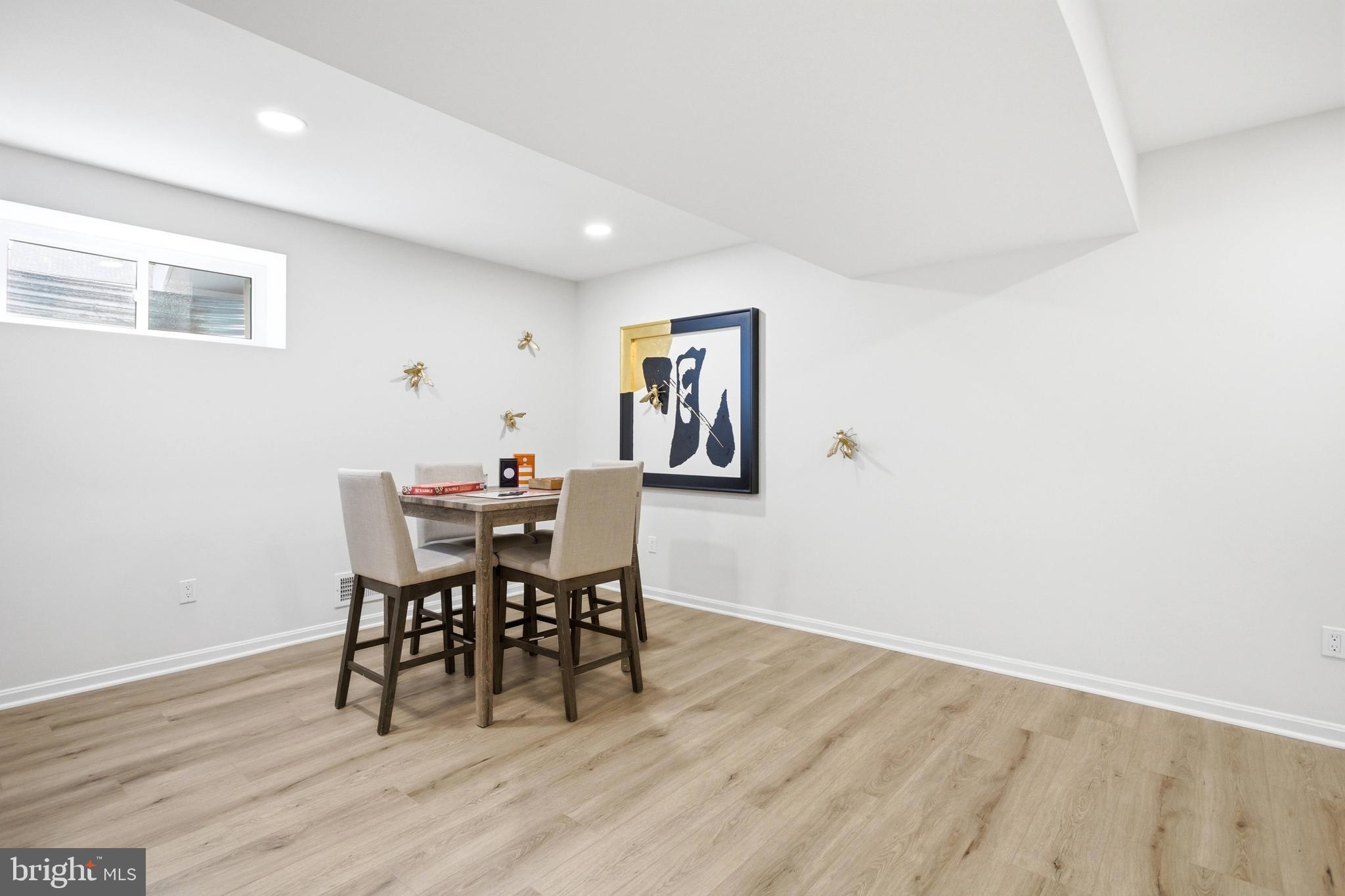 BENT TREE - Residential