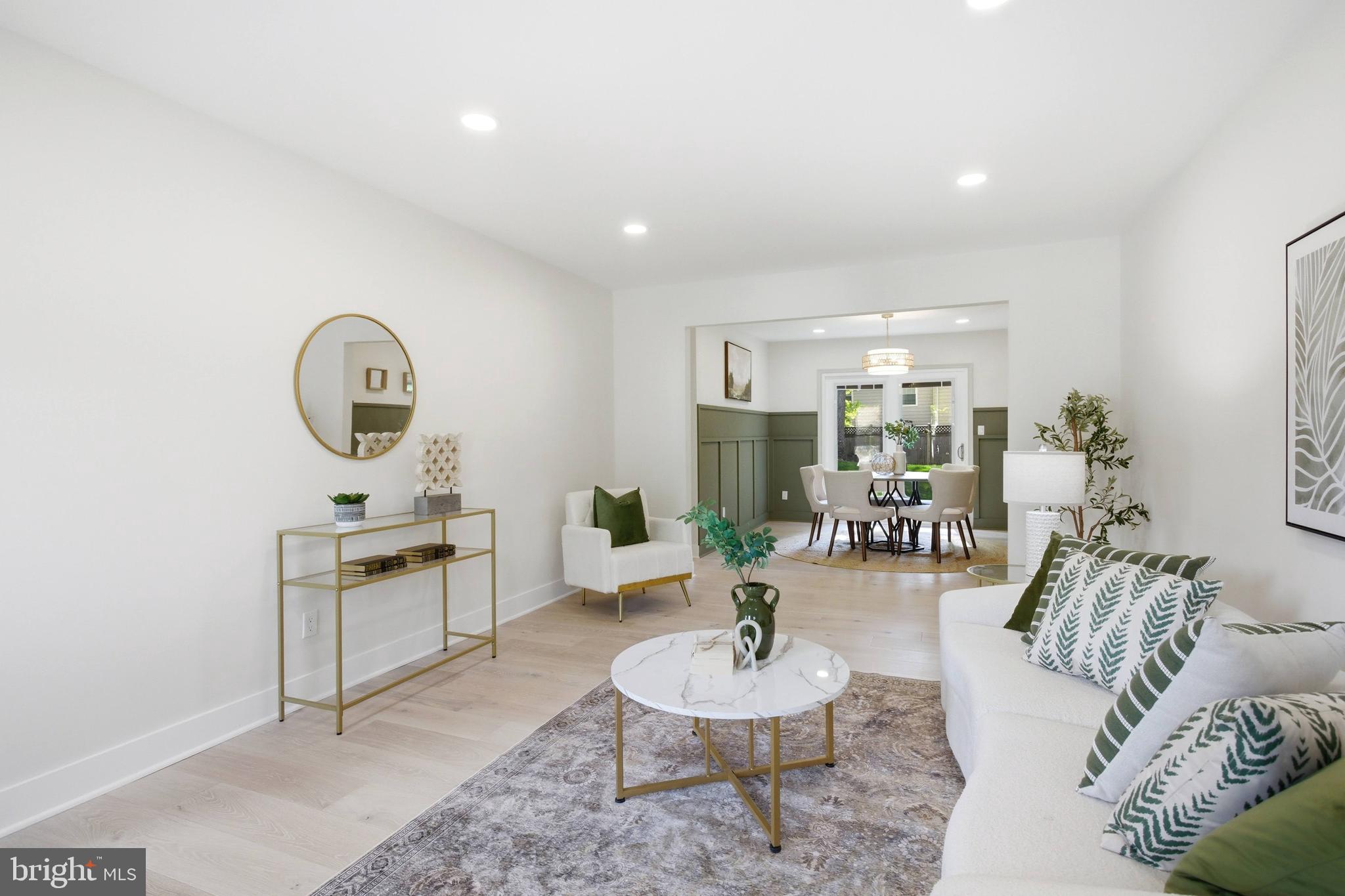 BENT TREE - Residential