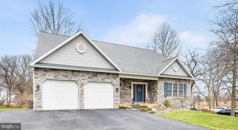 Homes For Sale - 4135 Hill Terrace Drive<br/> Berks County, READING, PA 19608