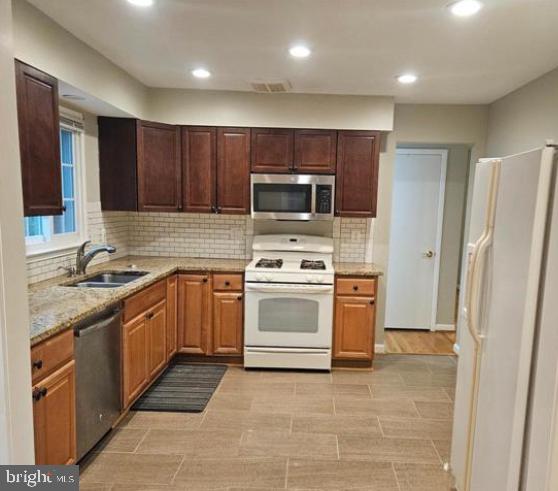 POPLAR TERRACE - Residential Lease