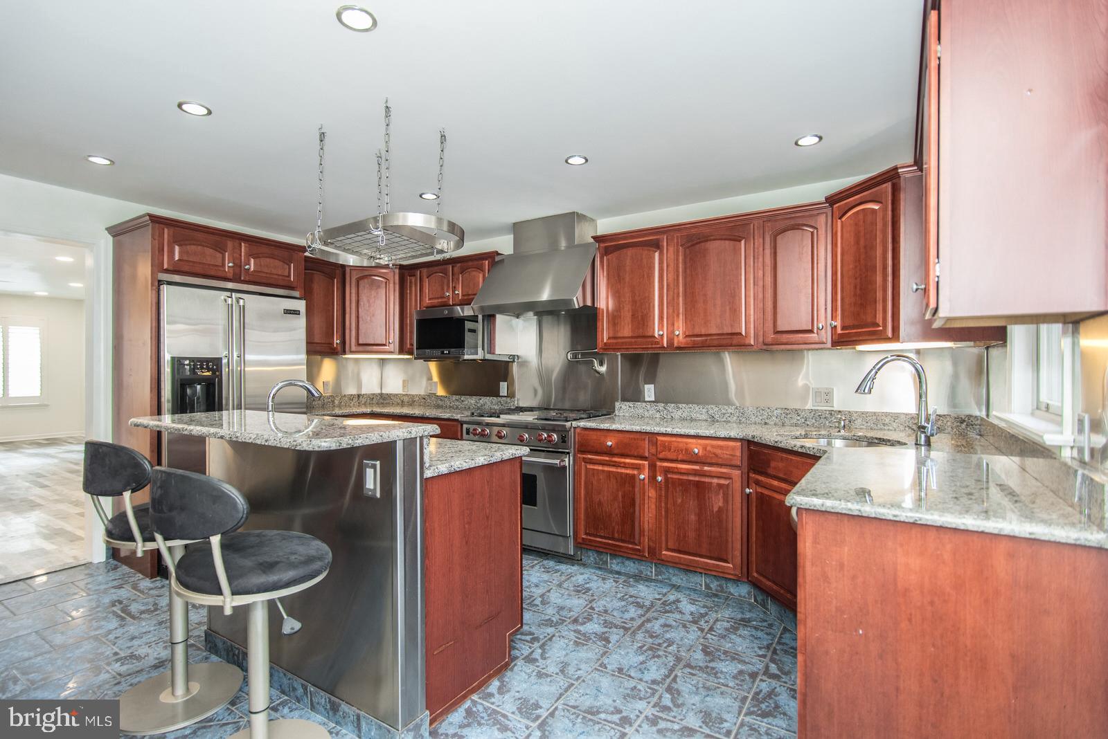 BRIDESBURG - Residential