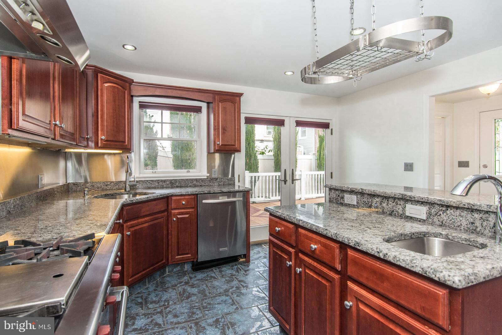 BRIDESBURG - Residential