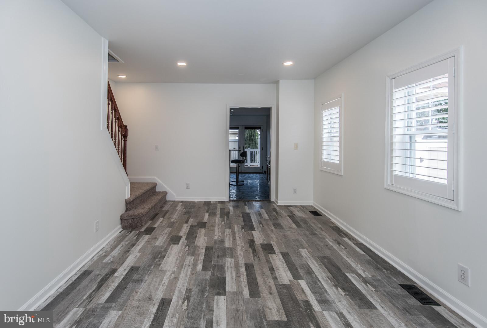 BRIDESBURG - Residential