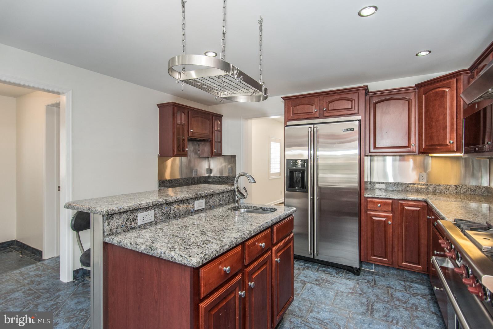 BRIDESBURG - Residential