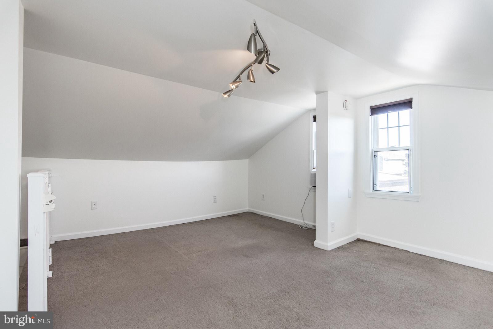 BRIDESBURG - Residential