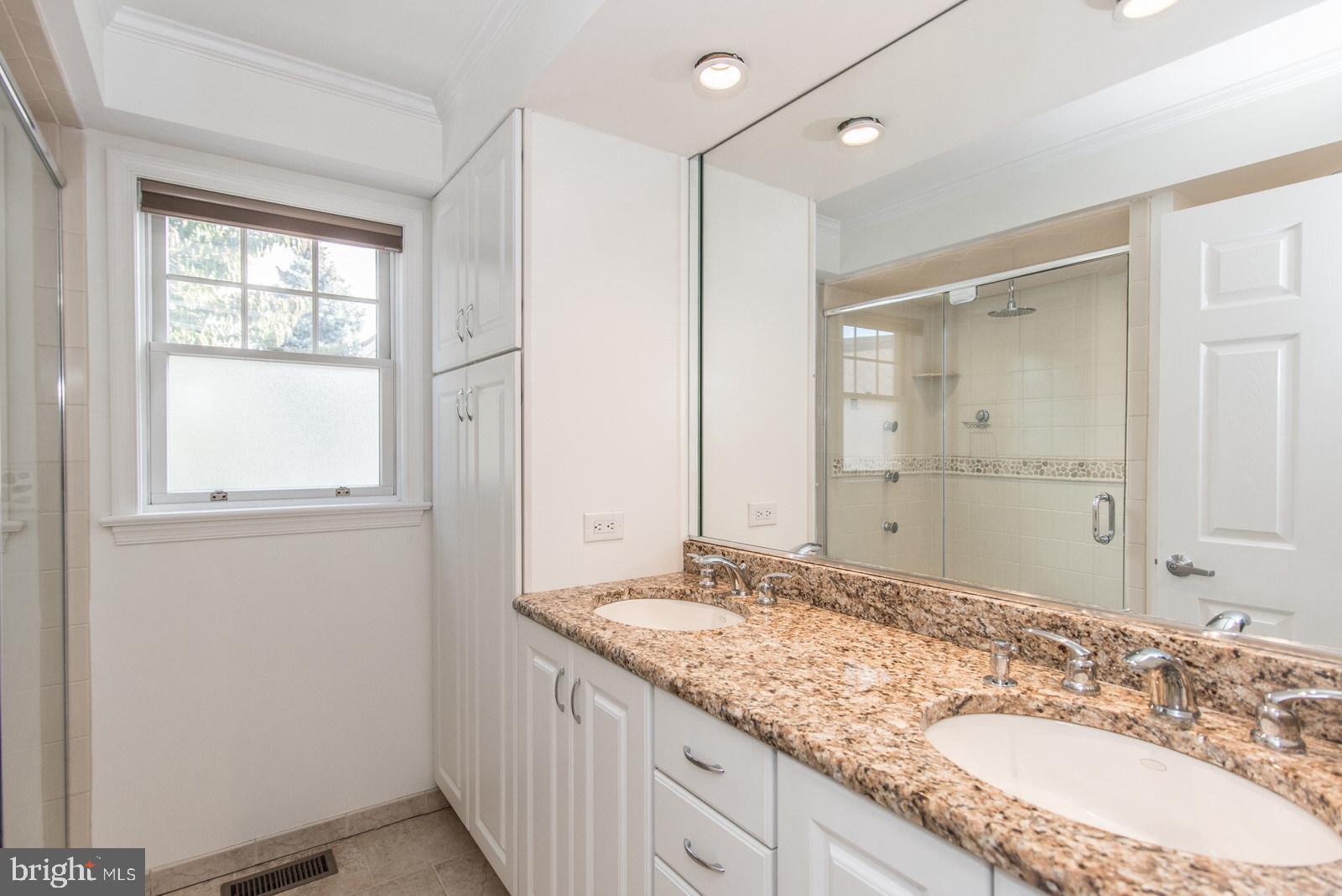 BRIDESBURG - Residential