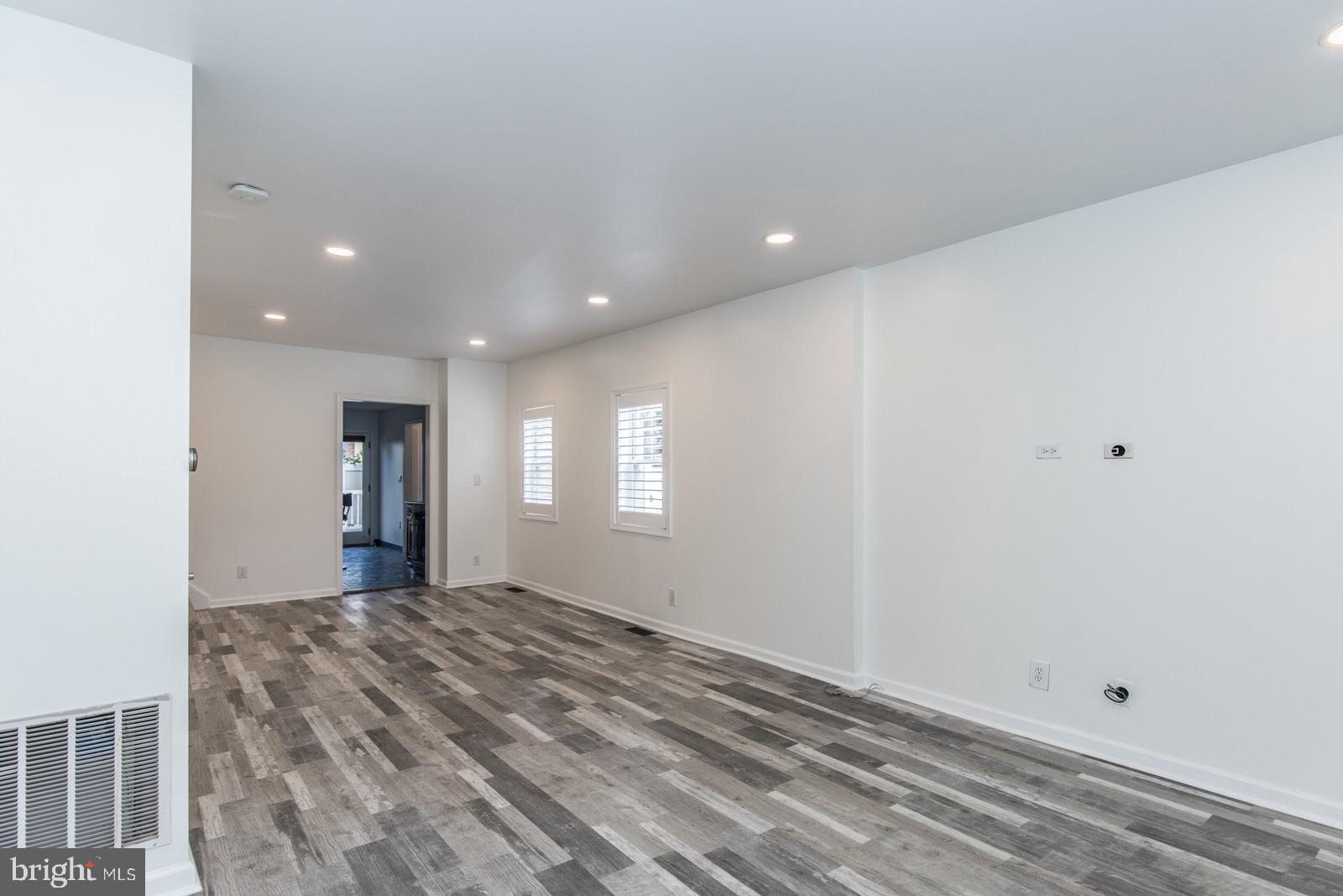 BRIDESBURG - Residential