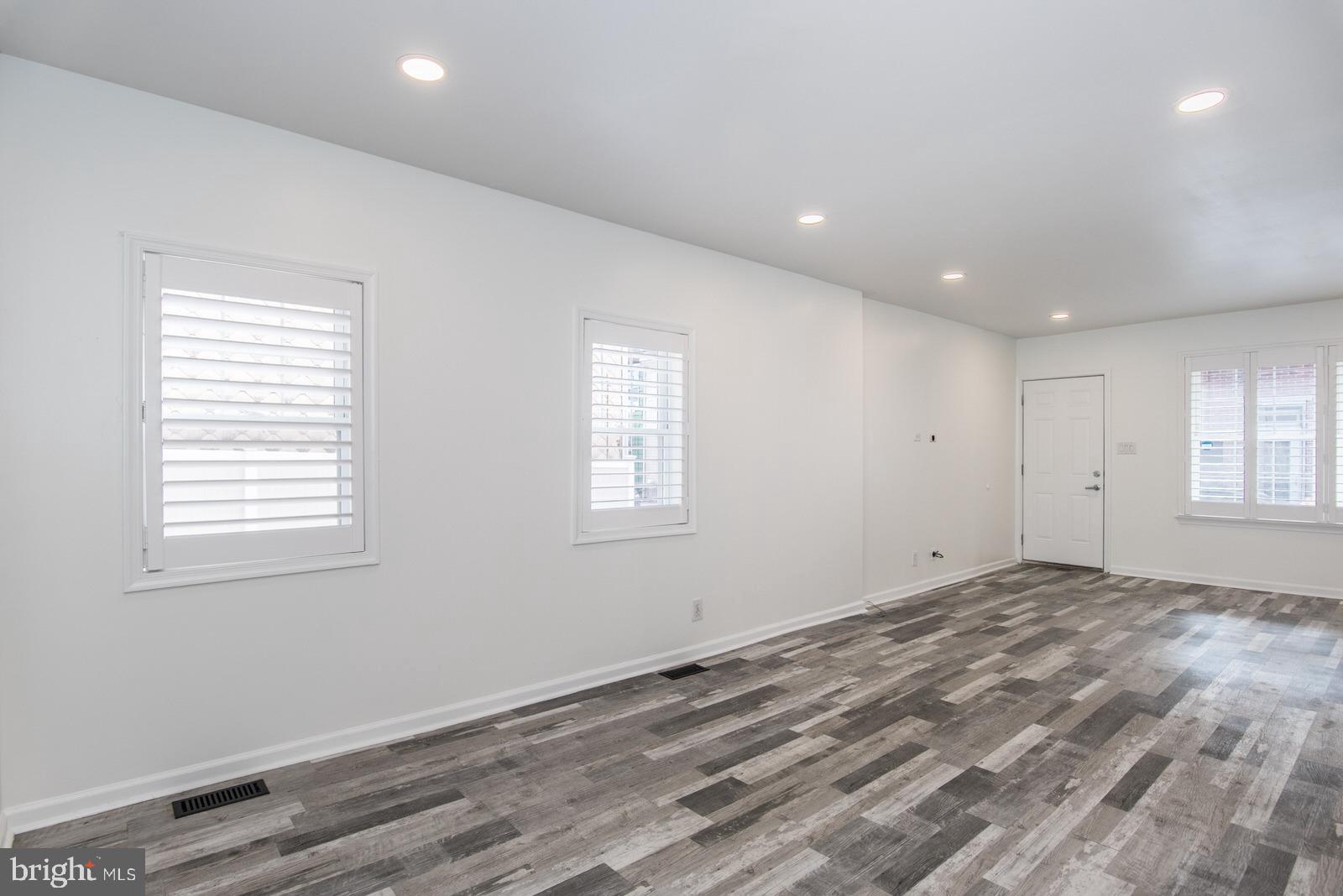 BRIDESBURG - Residential