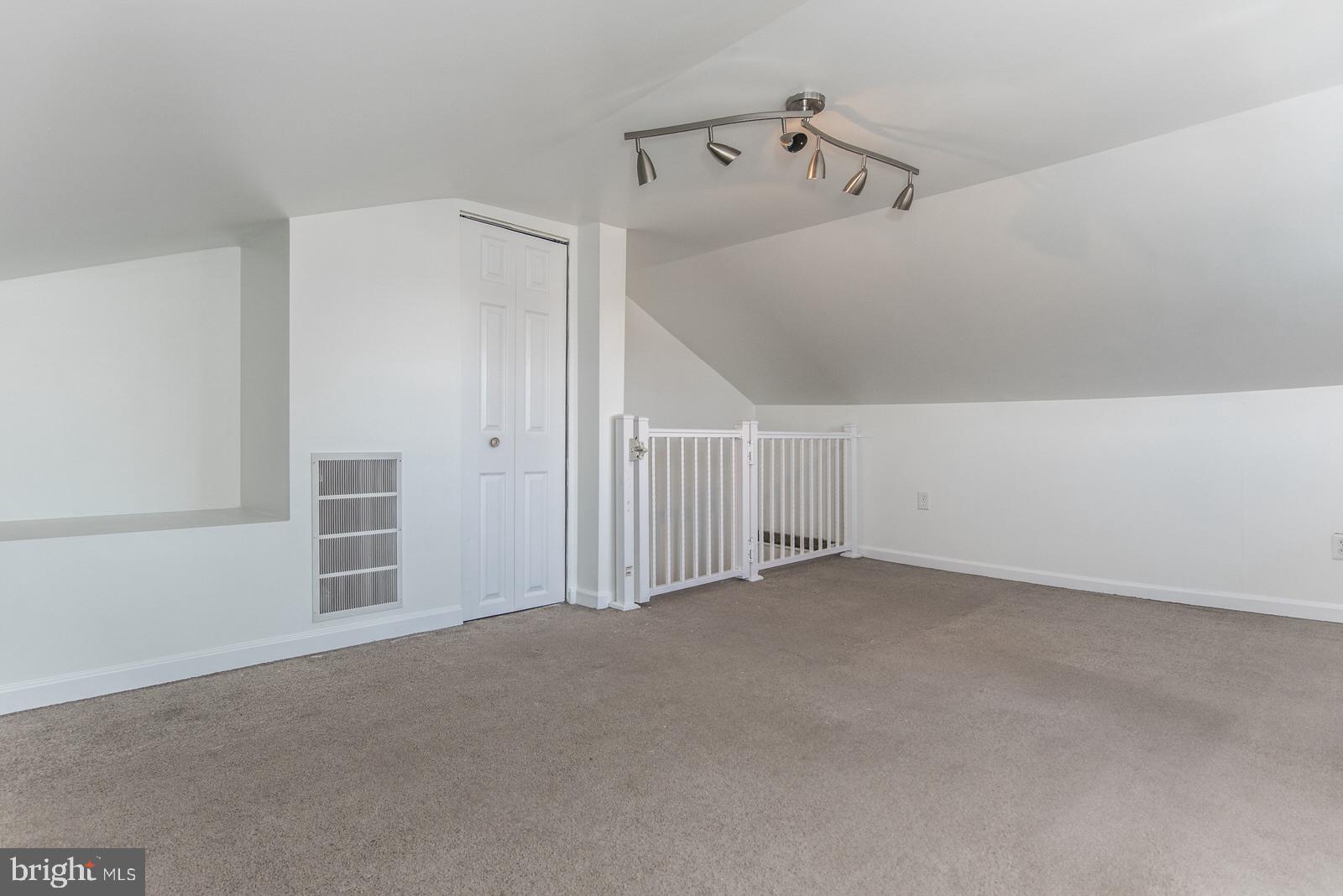 BRIDESBURG - Residential