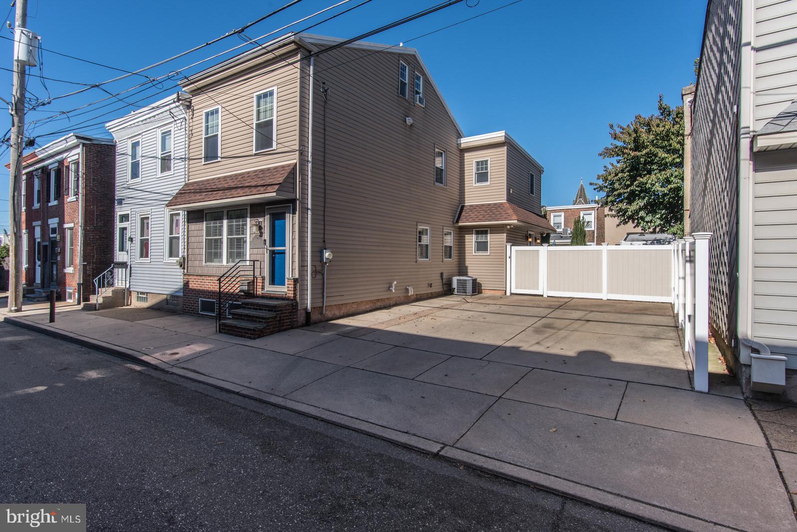 BRIDESBURG - Residential