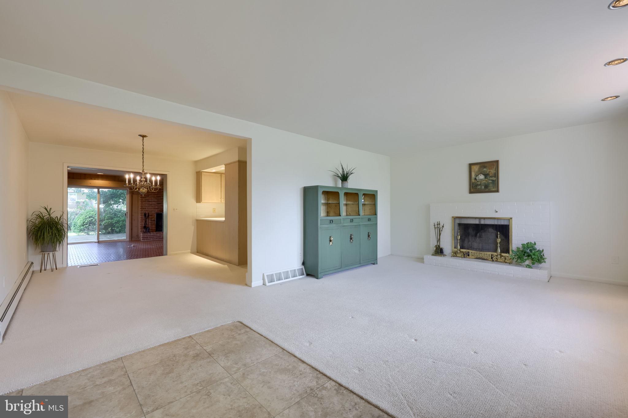982 DAFFODIL DRIVE