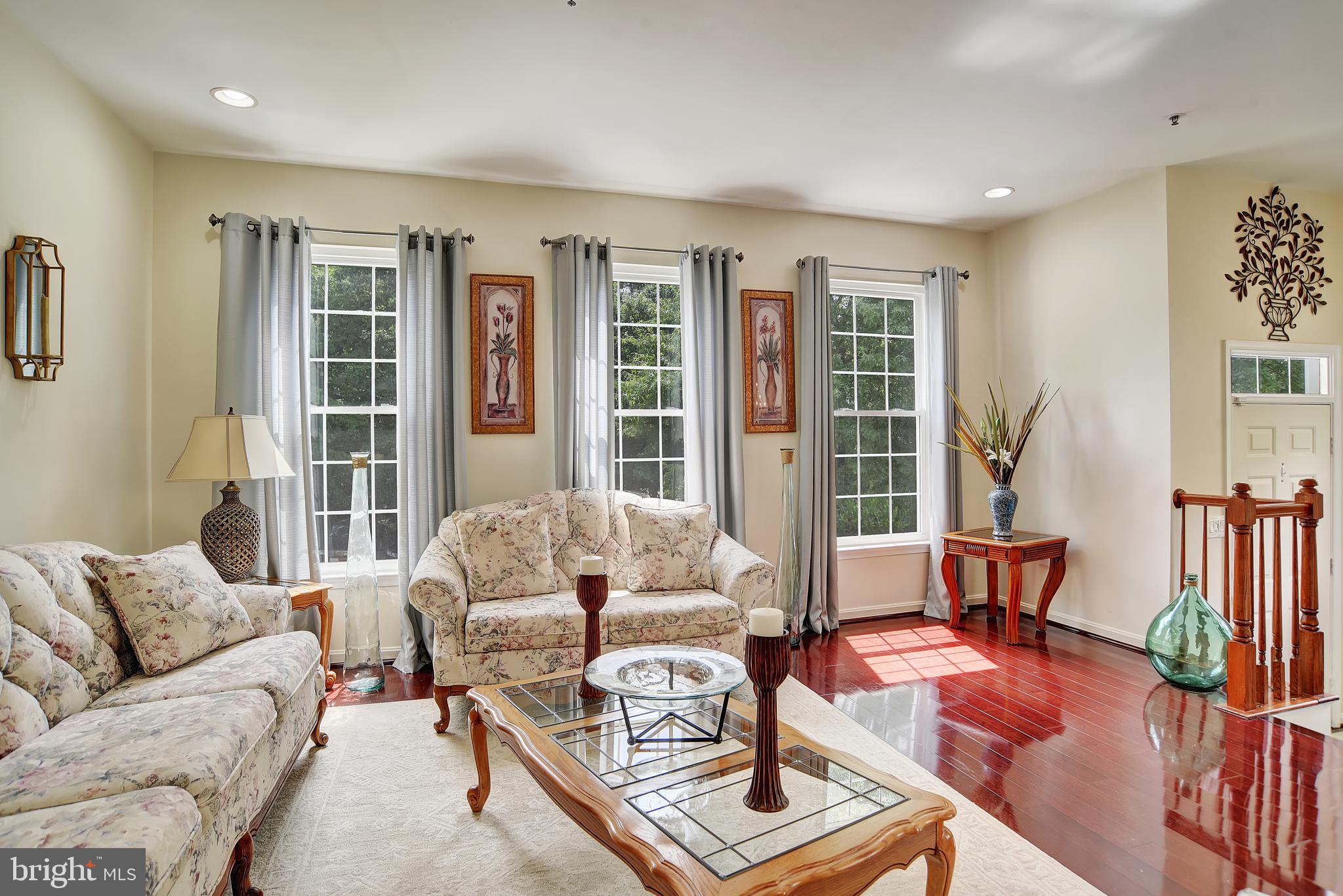 NORTHRIDGE - Residential