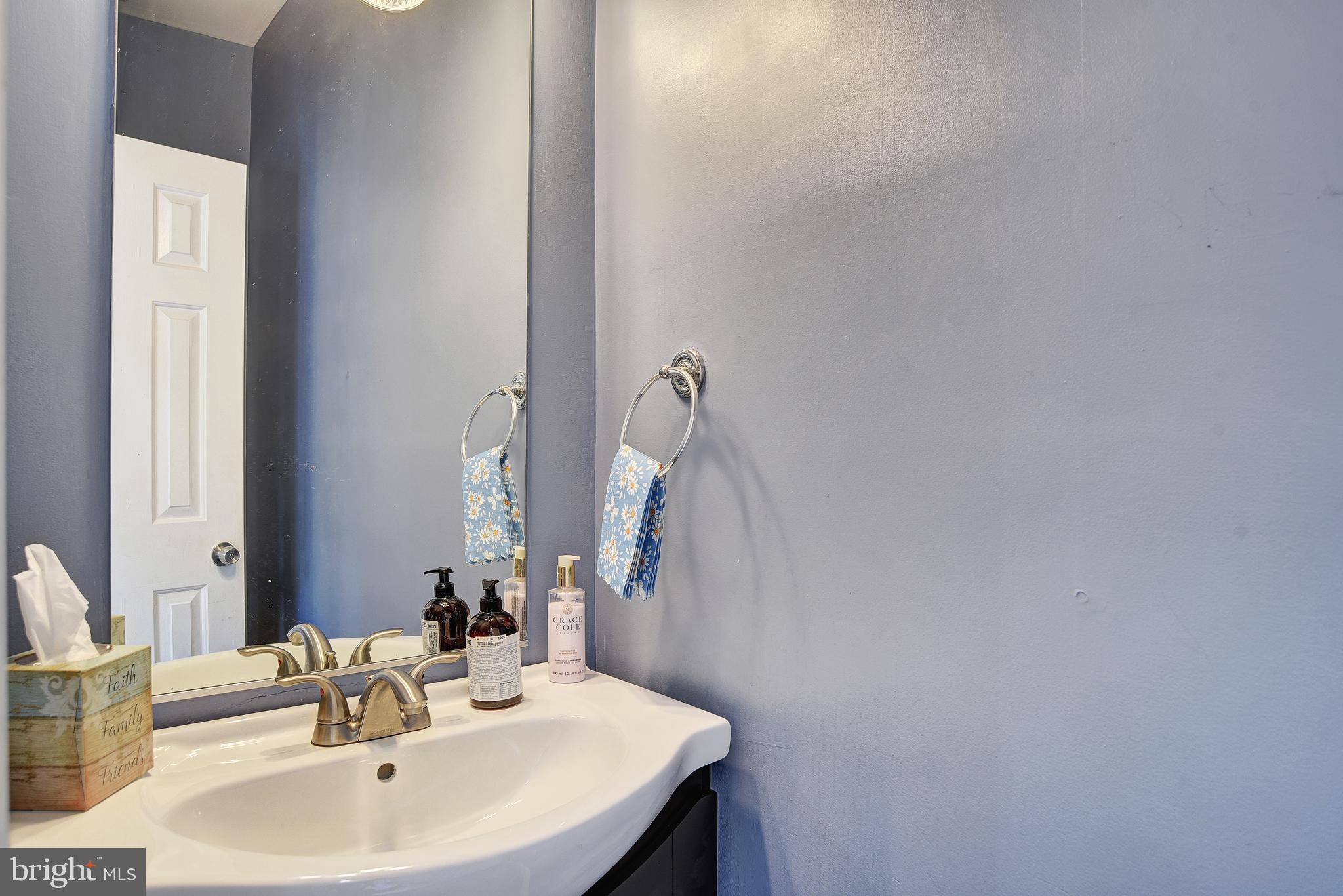 NORTHRIDGE - Residential