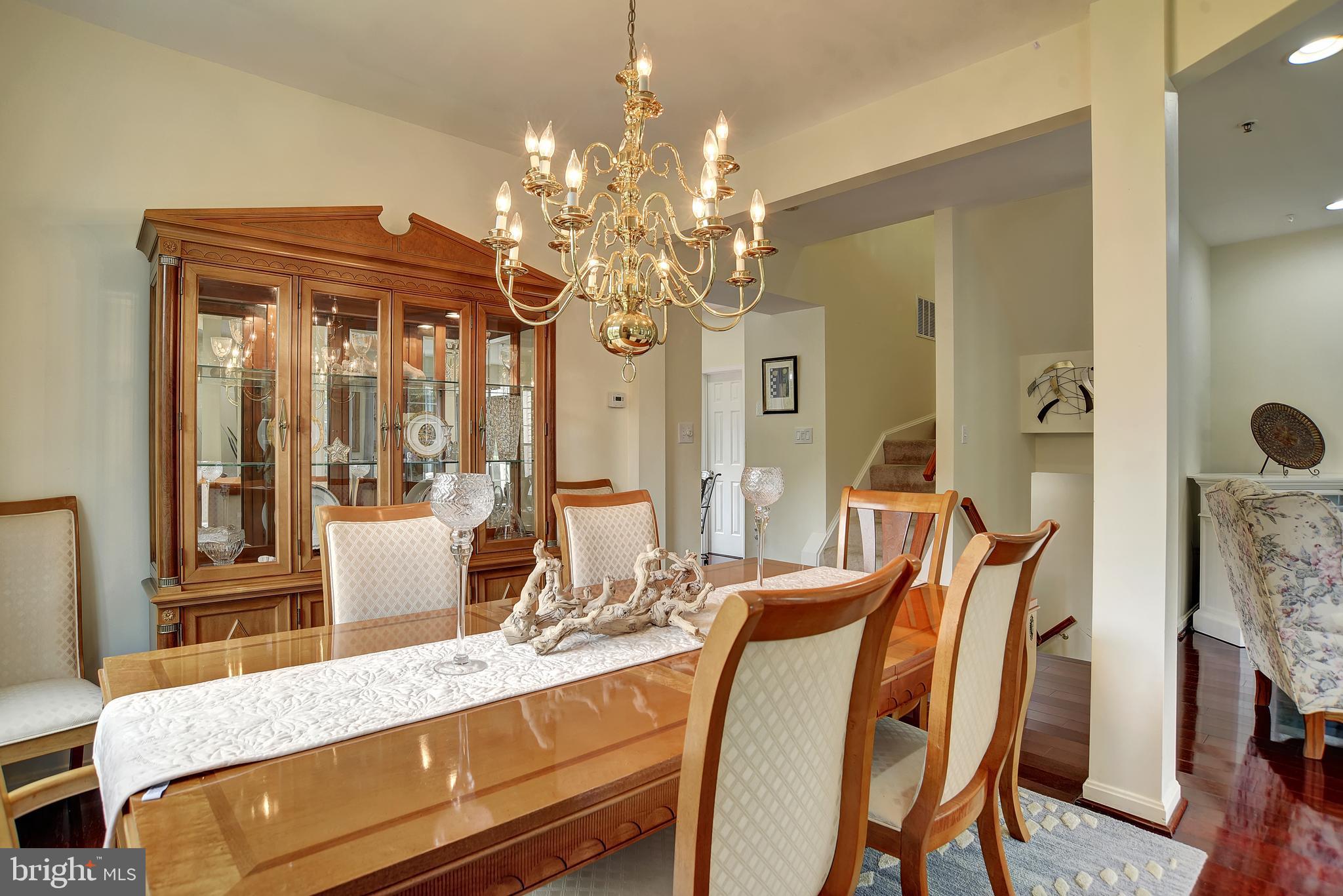 NORTHRIDGE - Residential