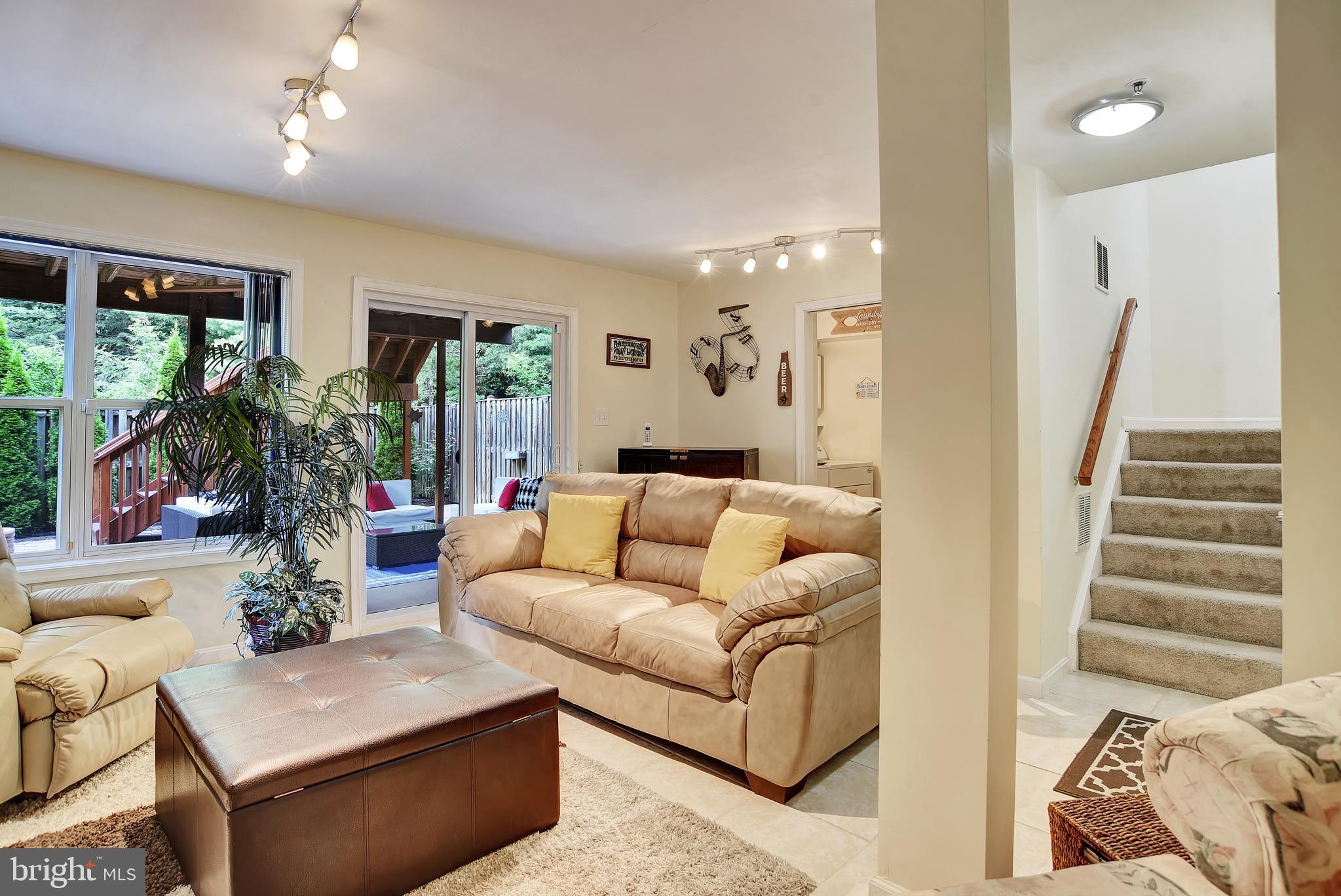 NORTHRIDGE - Residential