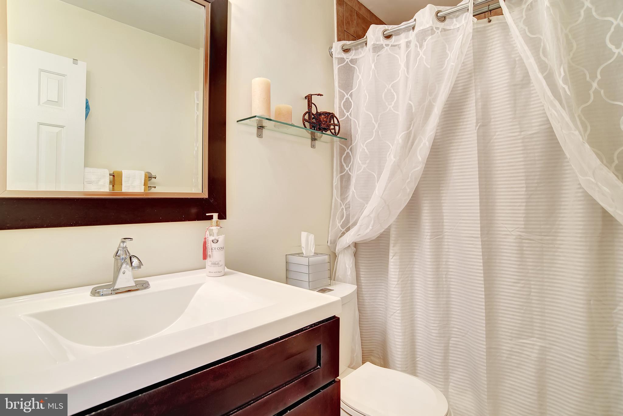 NORTHRIDGE - Residential