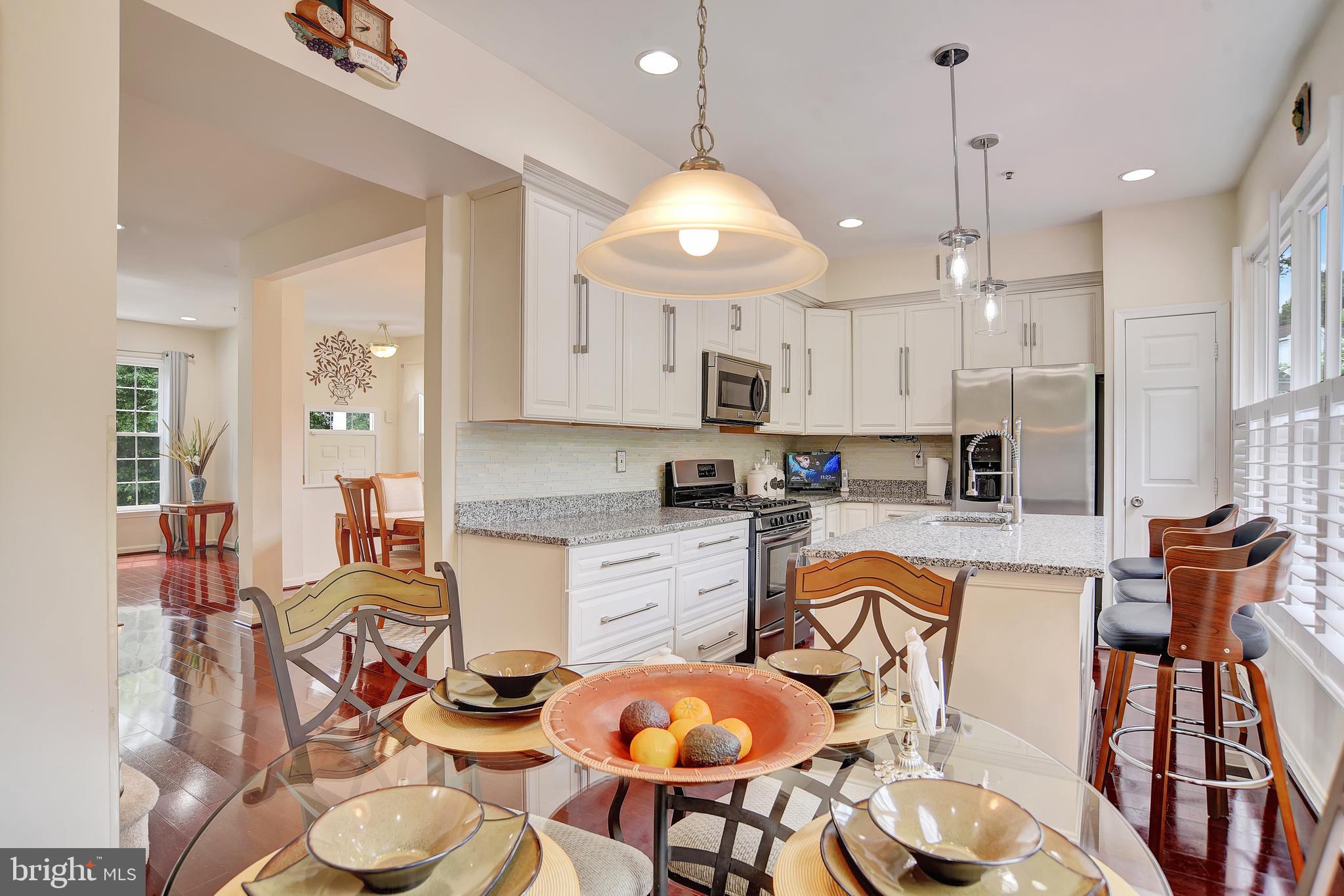 NORTHRIDGE - Residential