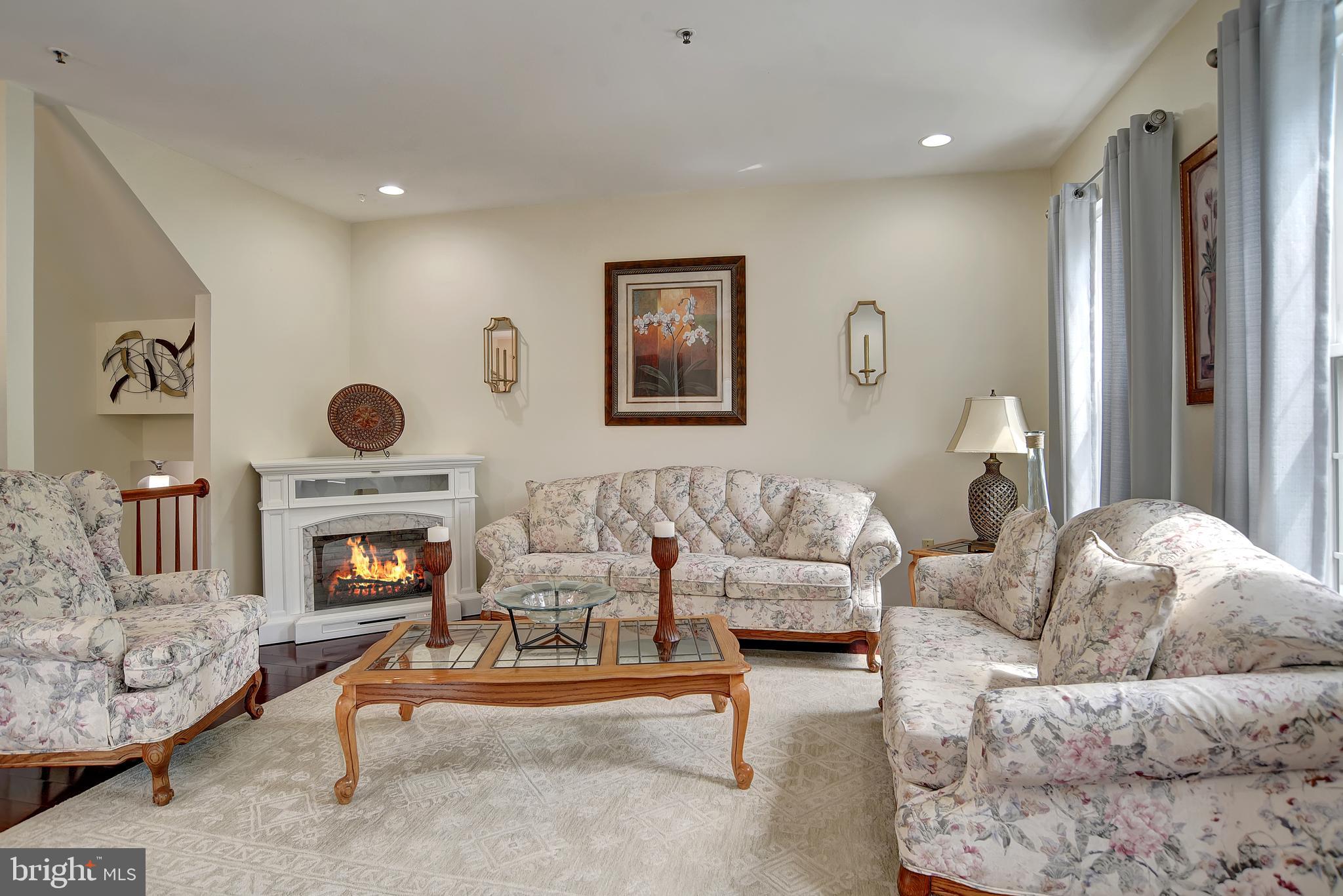 NORTHRIDGE - Residential