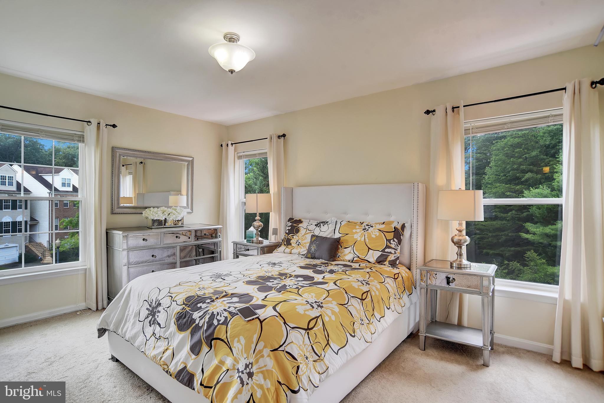 NORTHRIDGE - Residential